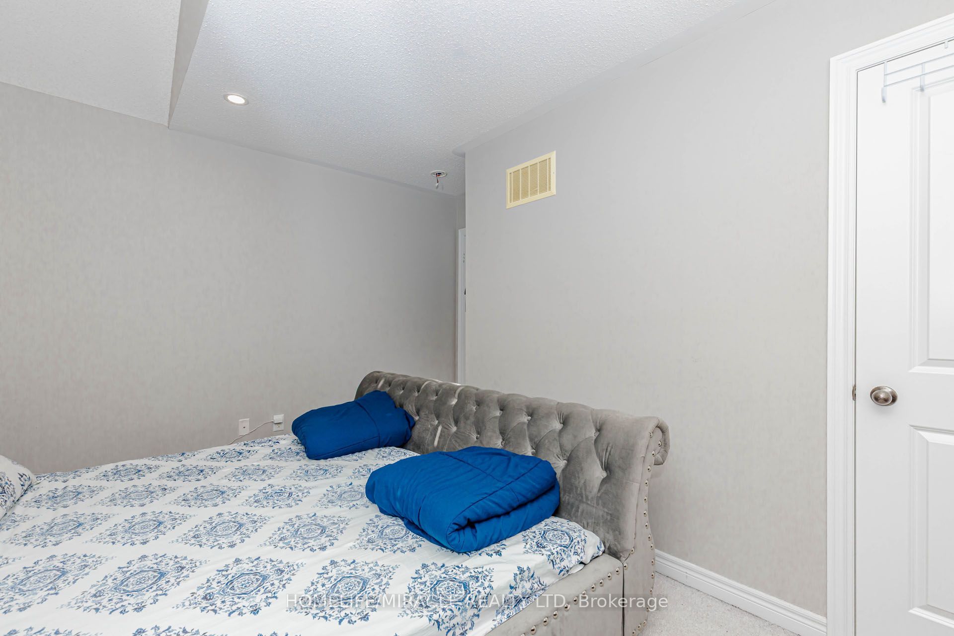 45 Padbury Trail Property Photo 41