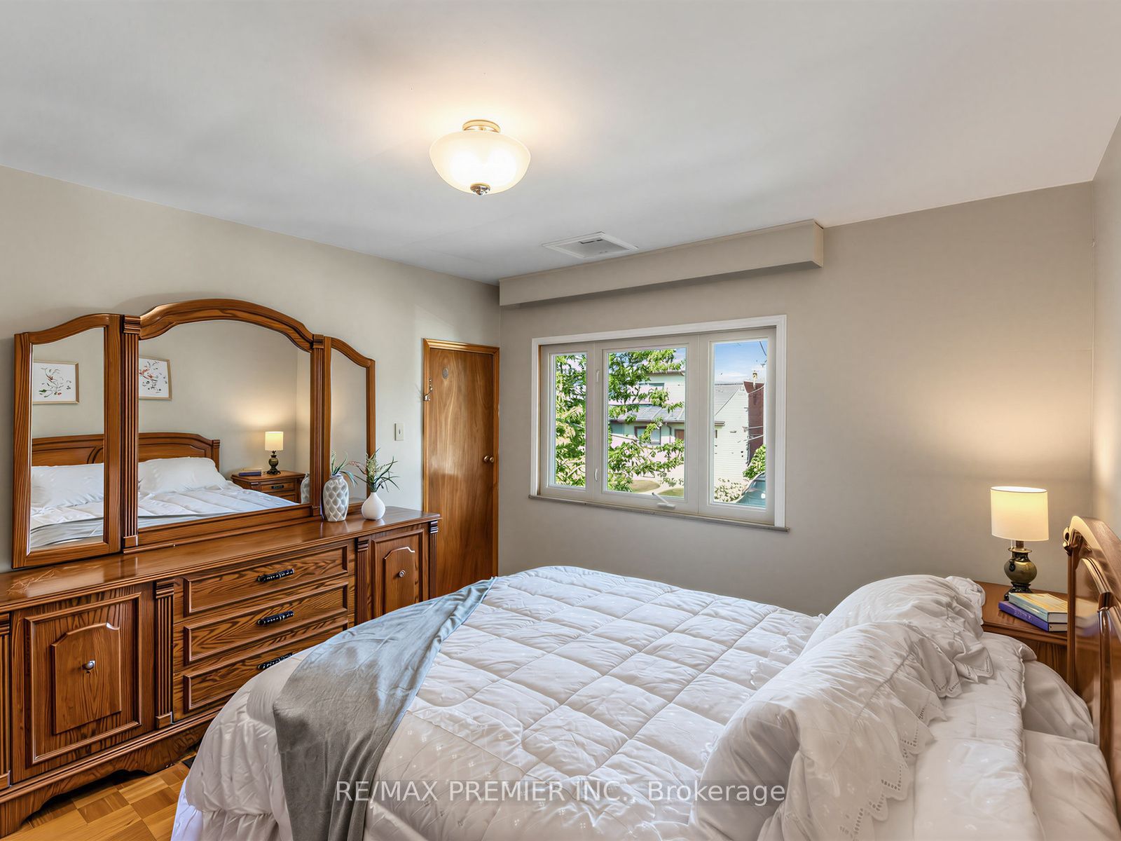 155 Ascot Avenue Property Photo 17