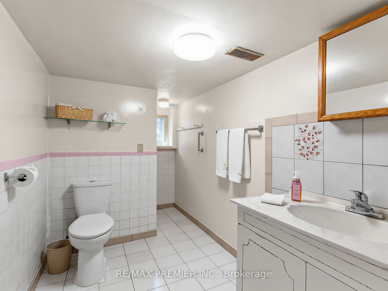 155 Ascot Avenue Property Photo 25