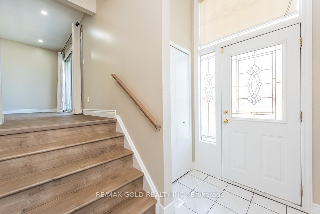 7283 Sigsbee Drive Property Photo 3