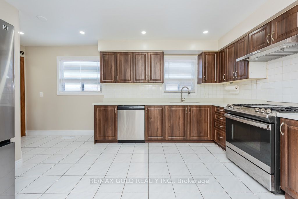 7283 Sigsbee Drive Property Photo 6