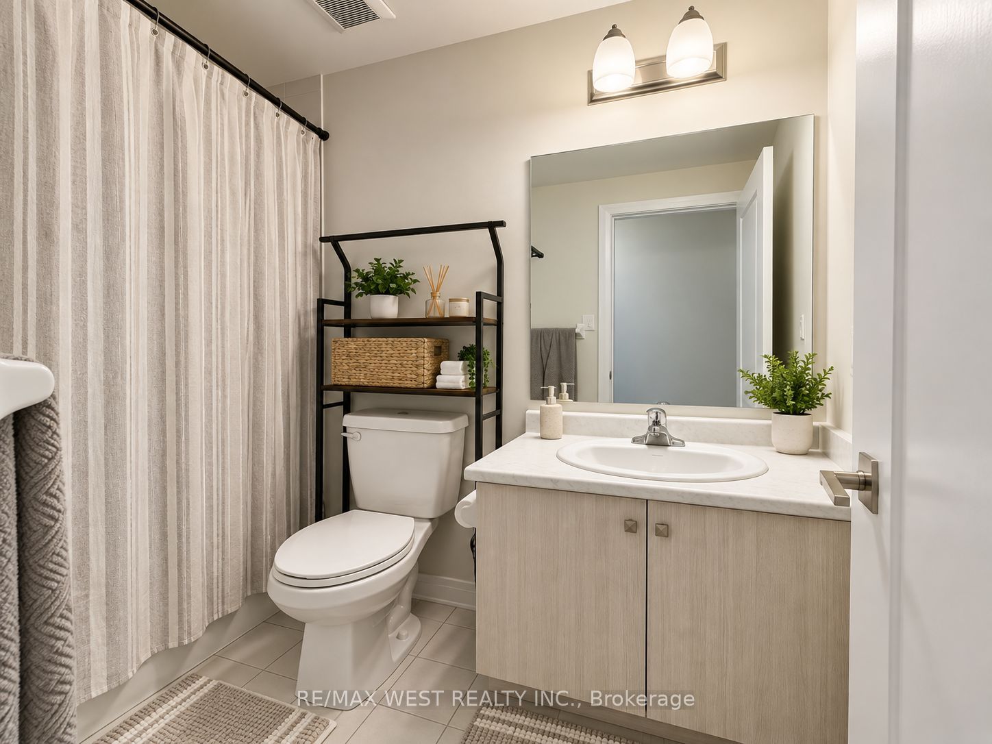 23 Lipscott Drive Property Photo 6