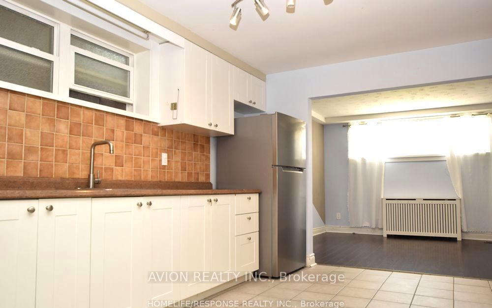 42 Emerald Crescent 1 Property Photo 2