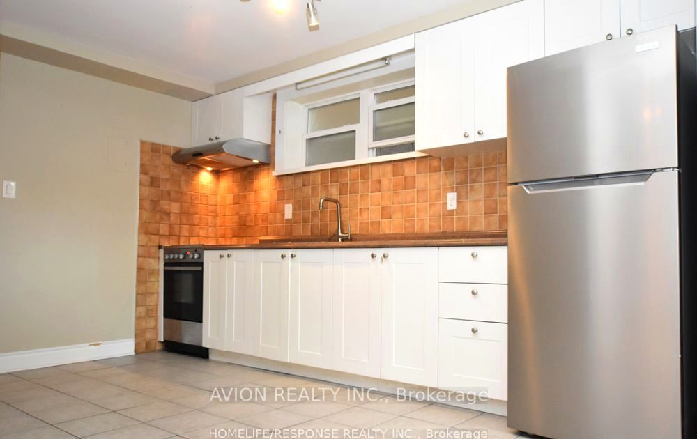 42 Emerald Crescent 1 Property Photo 3