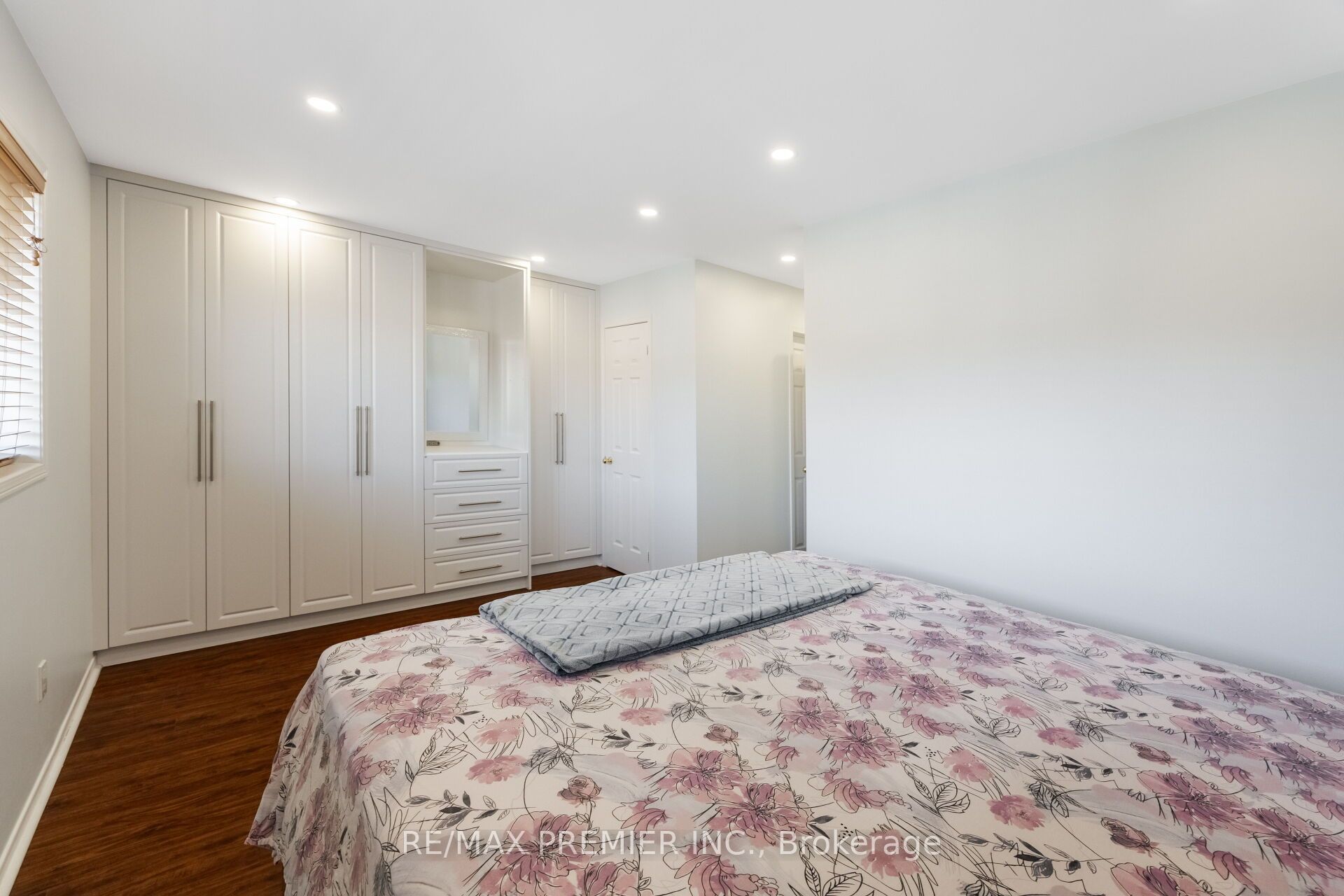 1268 Newell Street Property Photo 23