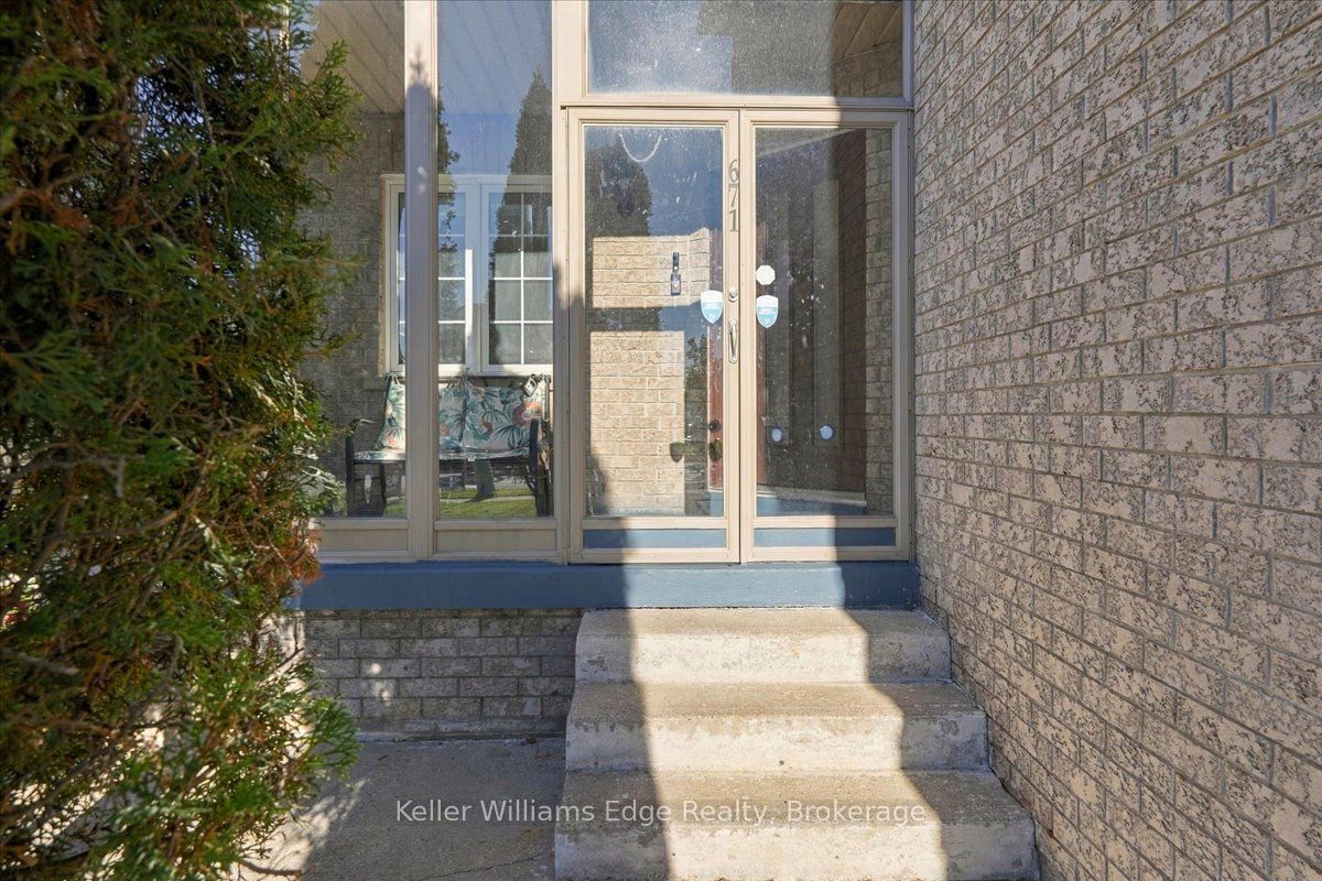 671 Twain Avenue Property Photo 3