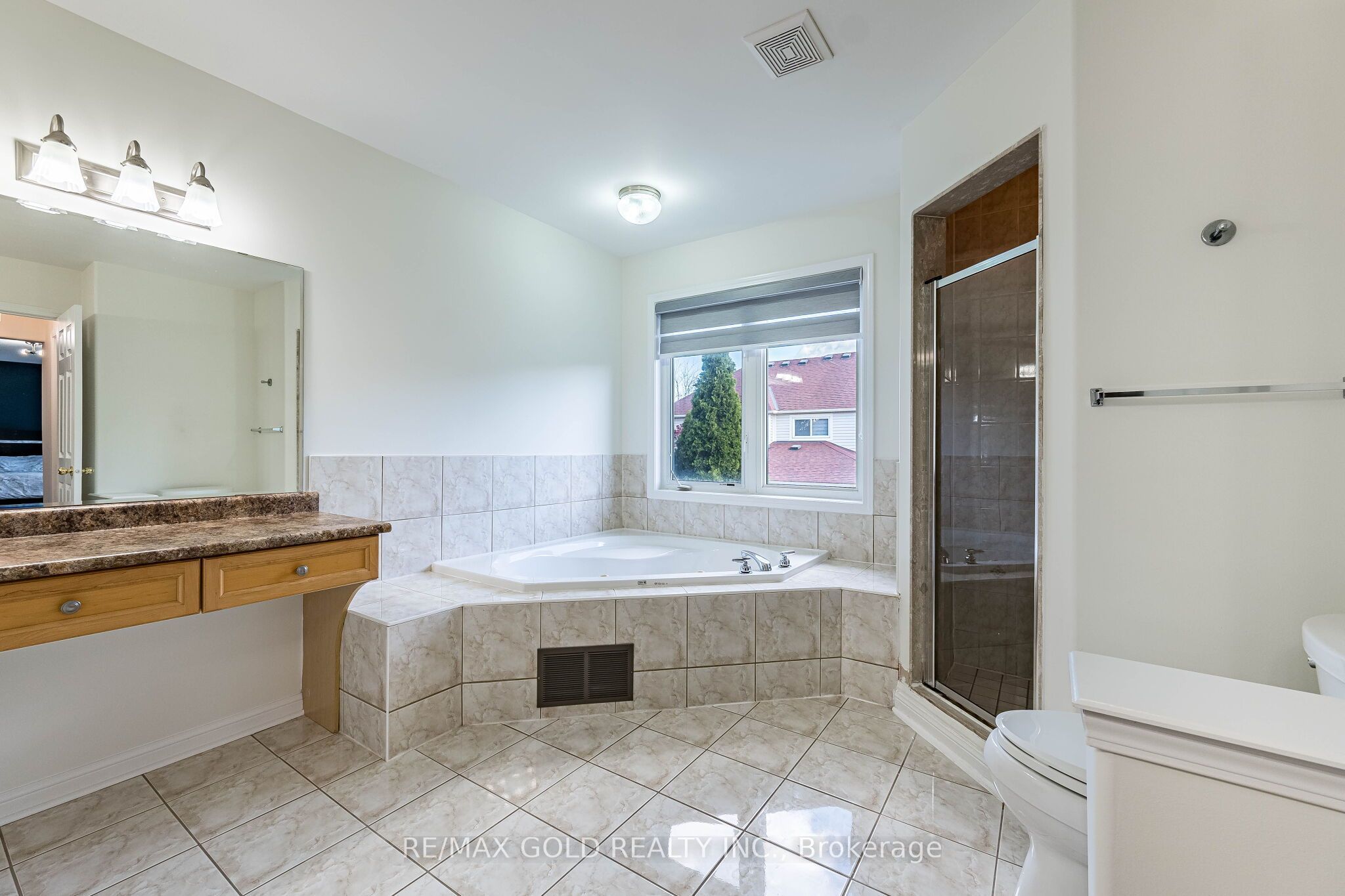21 Mistybrook Crescent Property Photo 25
