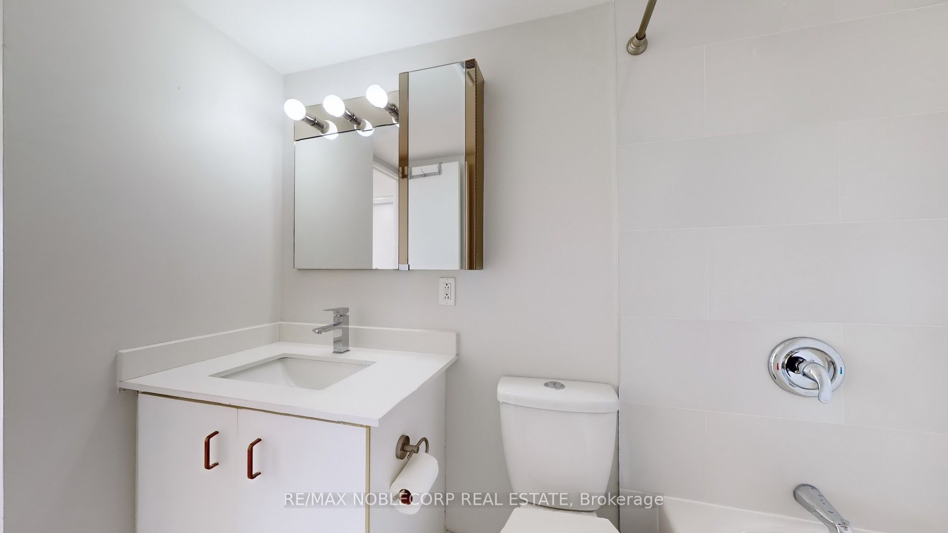 41 Markbrook Lane 906 Property Photo 22