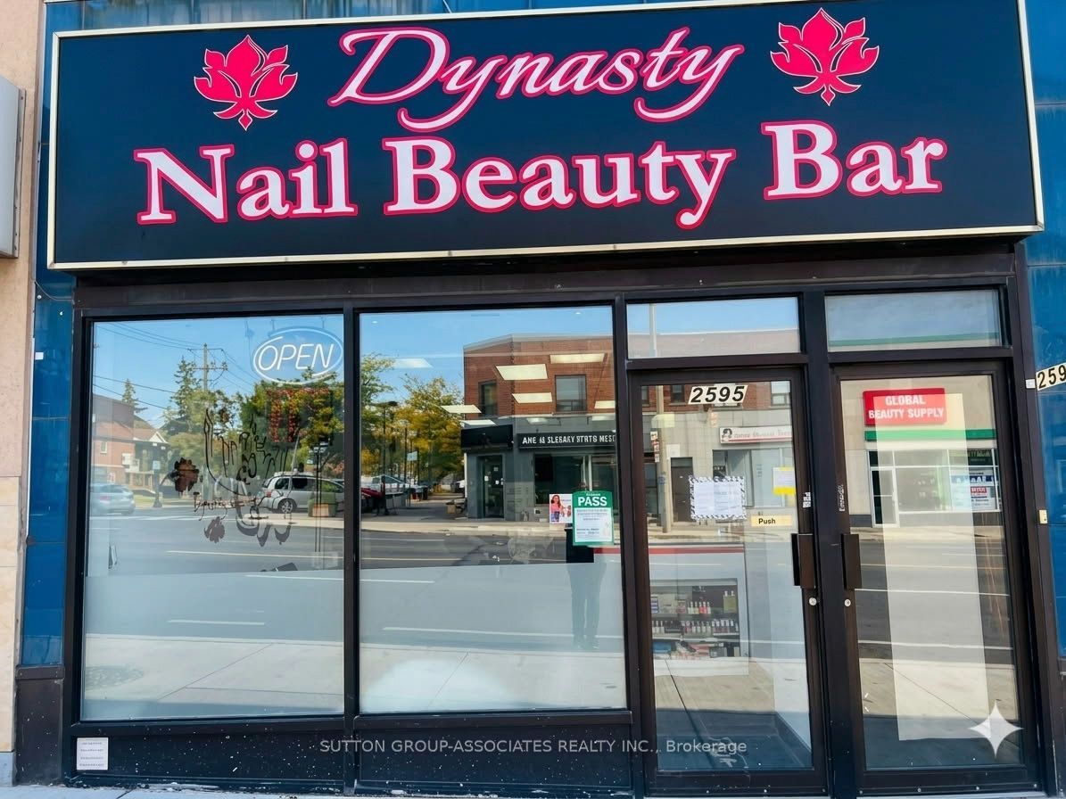 2595 Eglinton Avenue W Property Photo 2