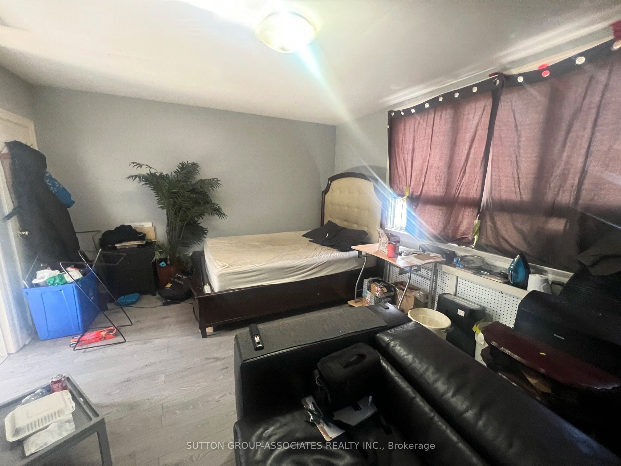 2595 Eglinton Avenue W Property Photo 19