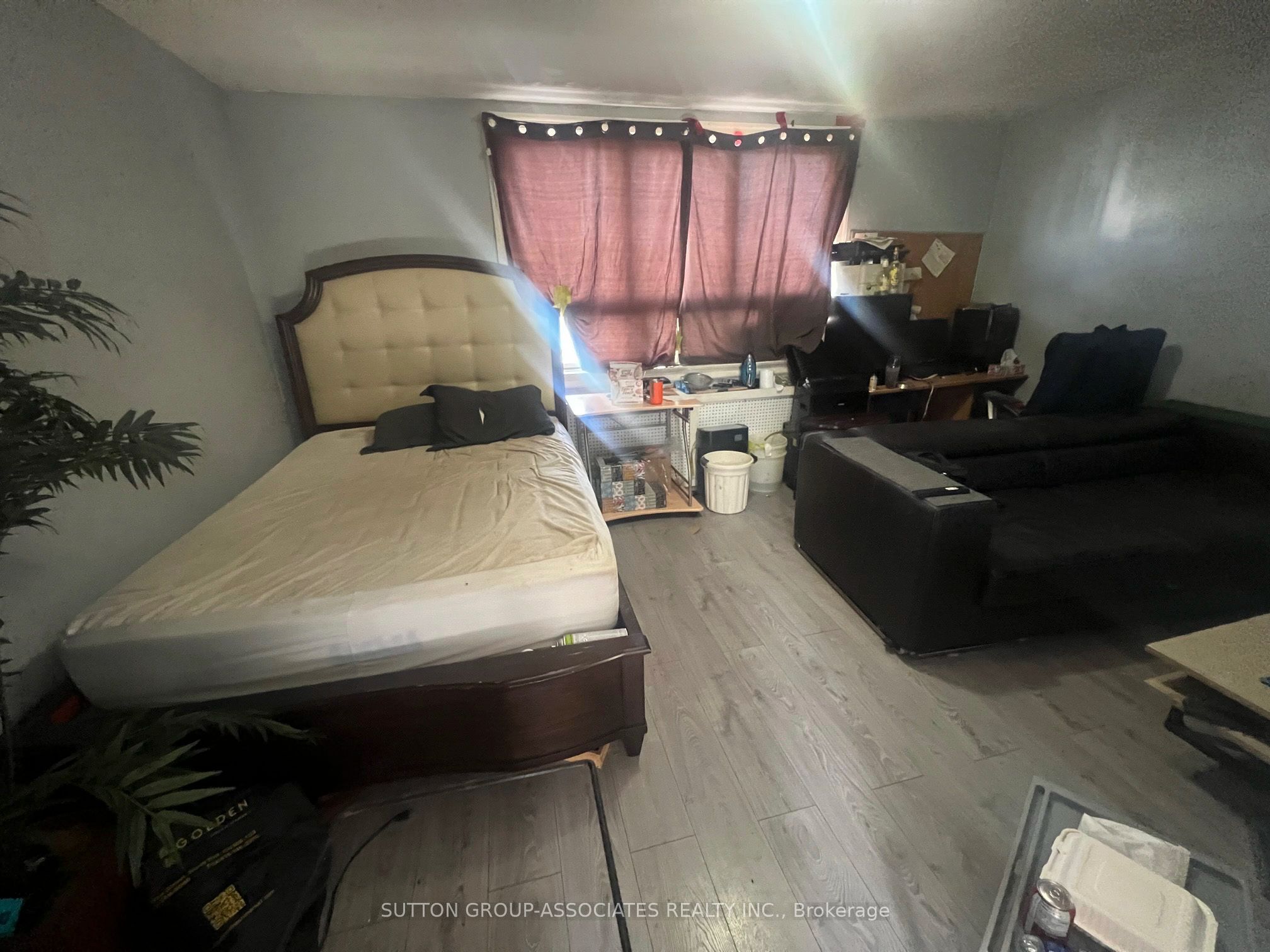 2595 Eglinton Avenue W Property Photo 22