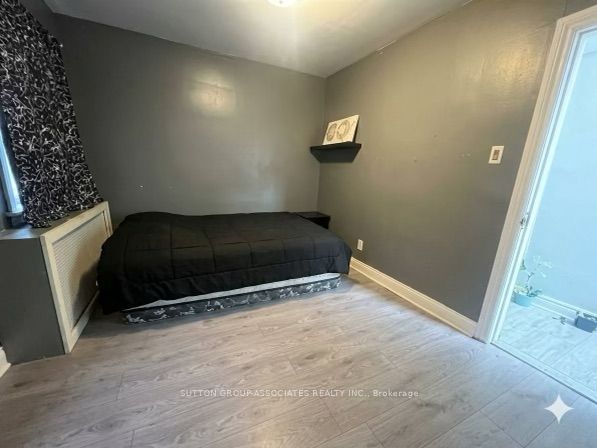 2595 Eglinton Avenue W Property Photo 27