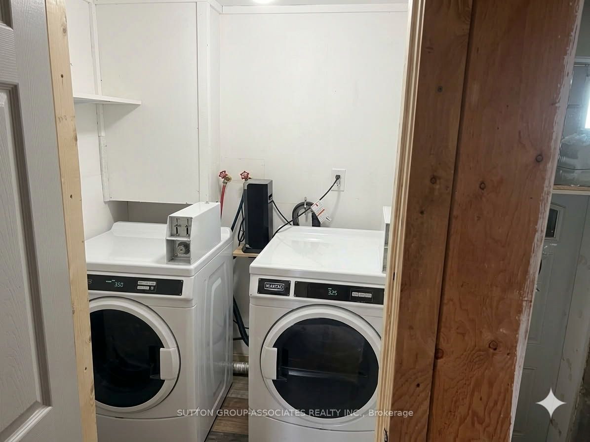 2595 Eglinton Avenue W Property Photo 40
