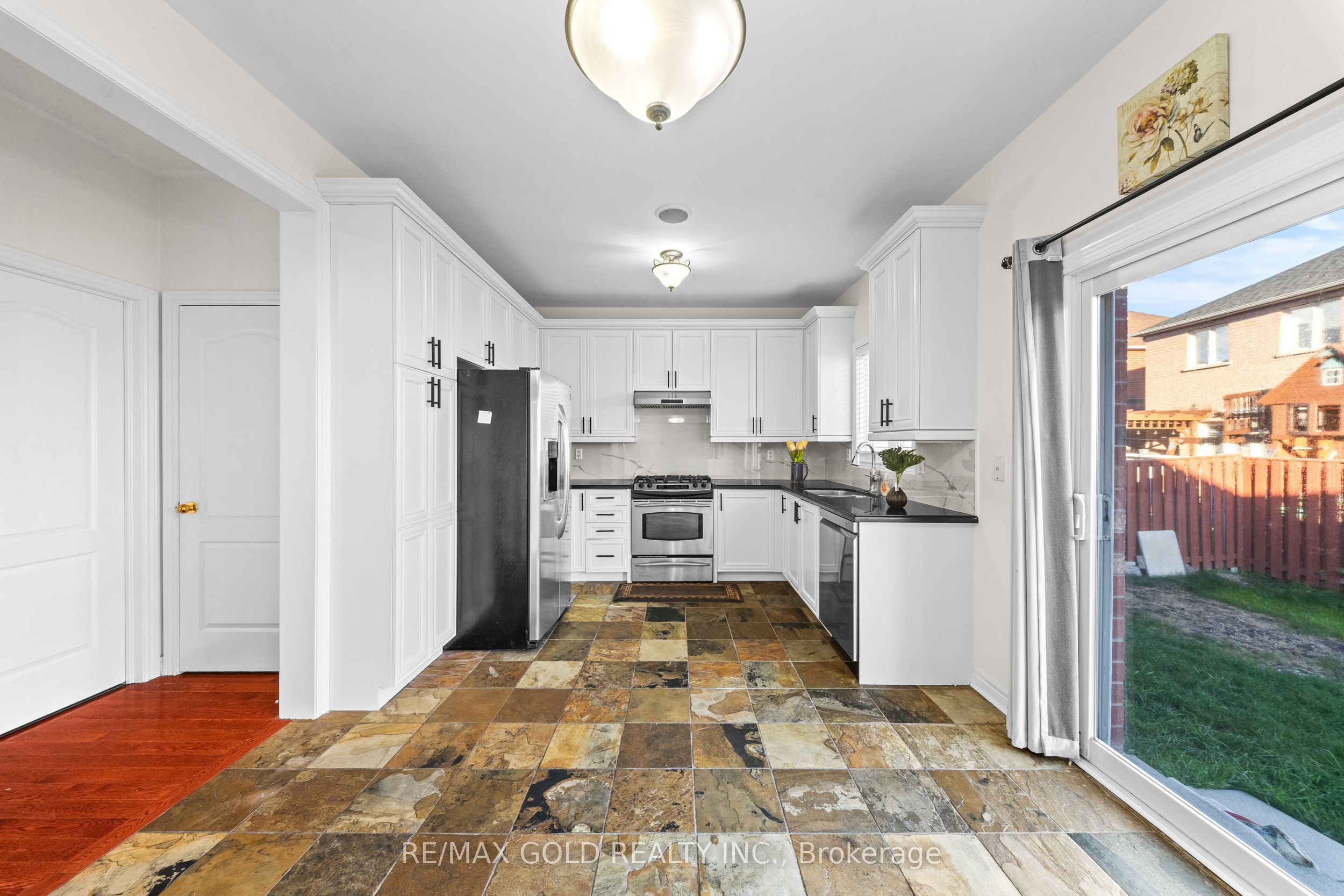 11 Maple Valley Street Property Photo 7