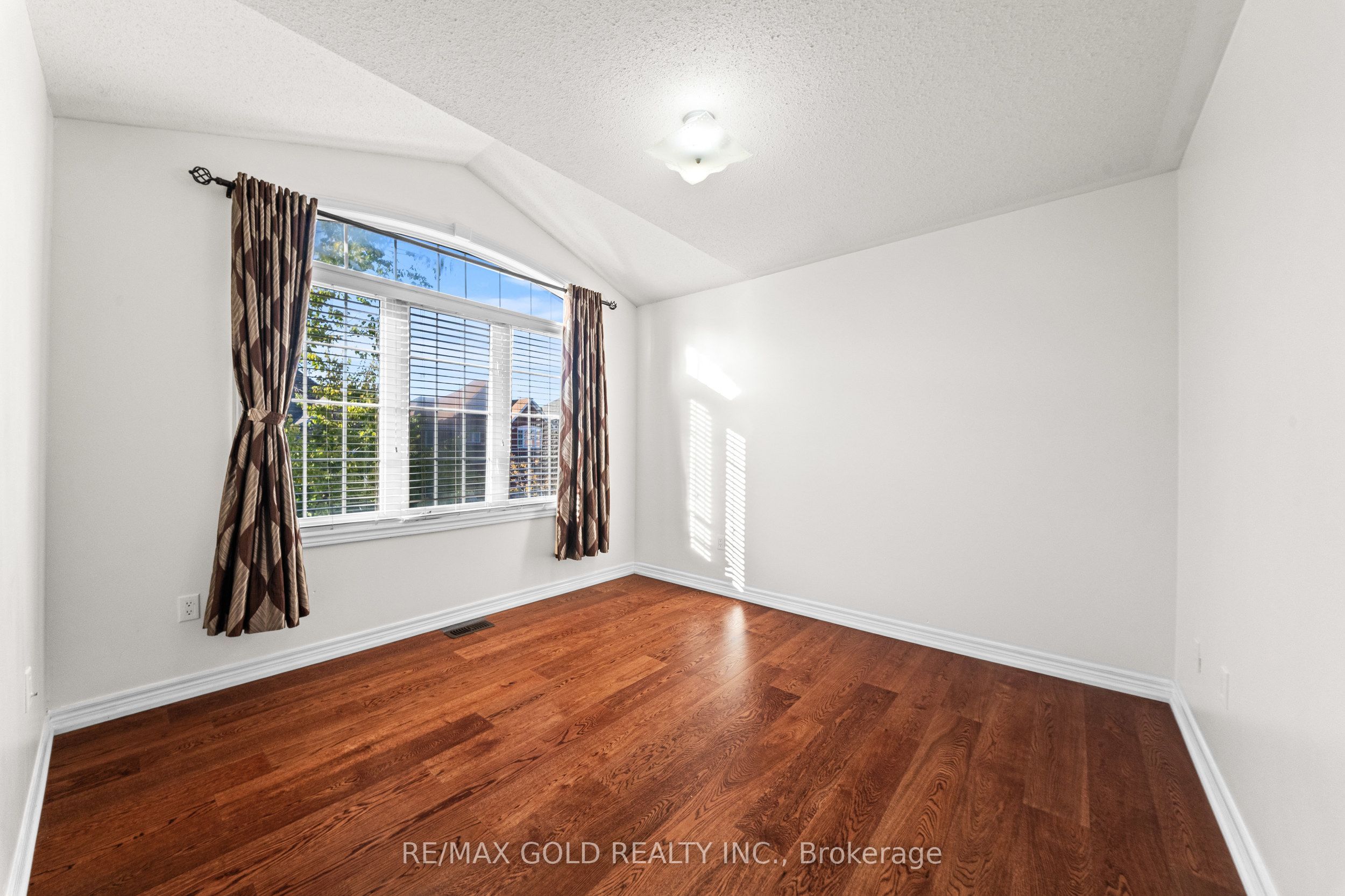 11 Maple Valley Street Property Photo 16