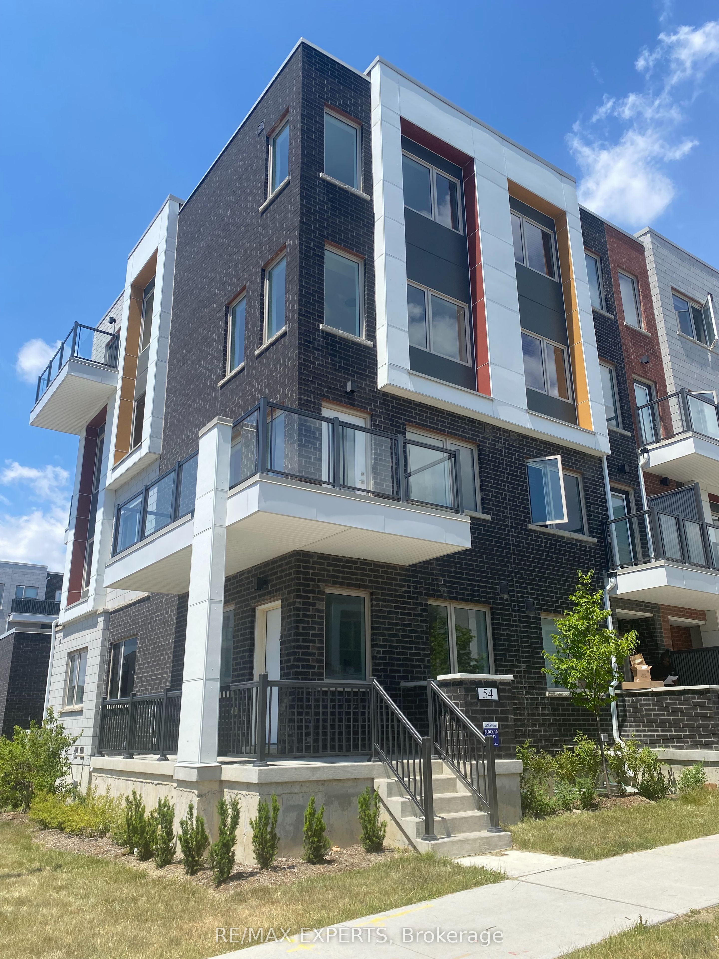 54 William Duncan Road Property Photo 1