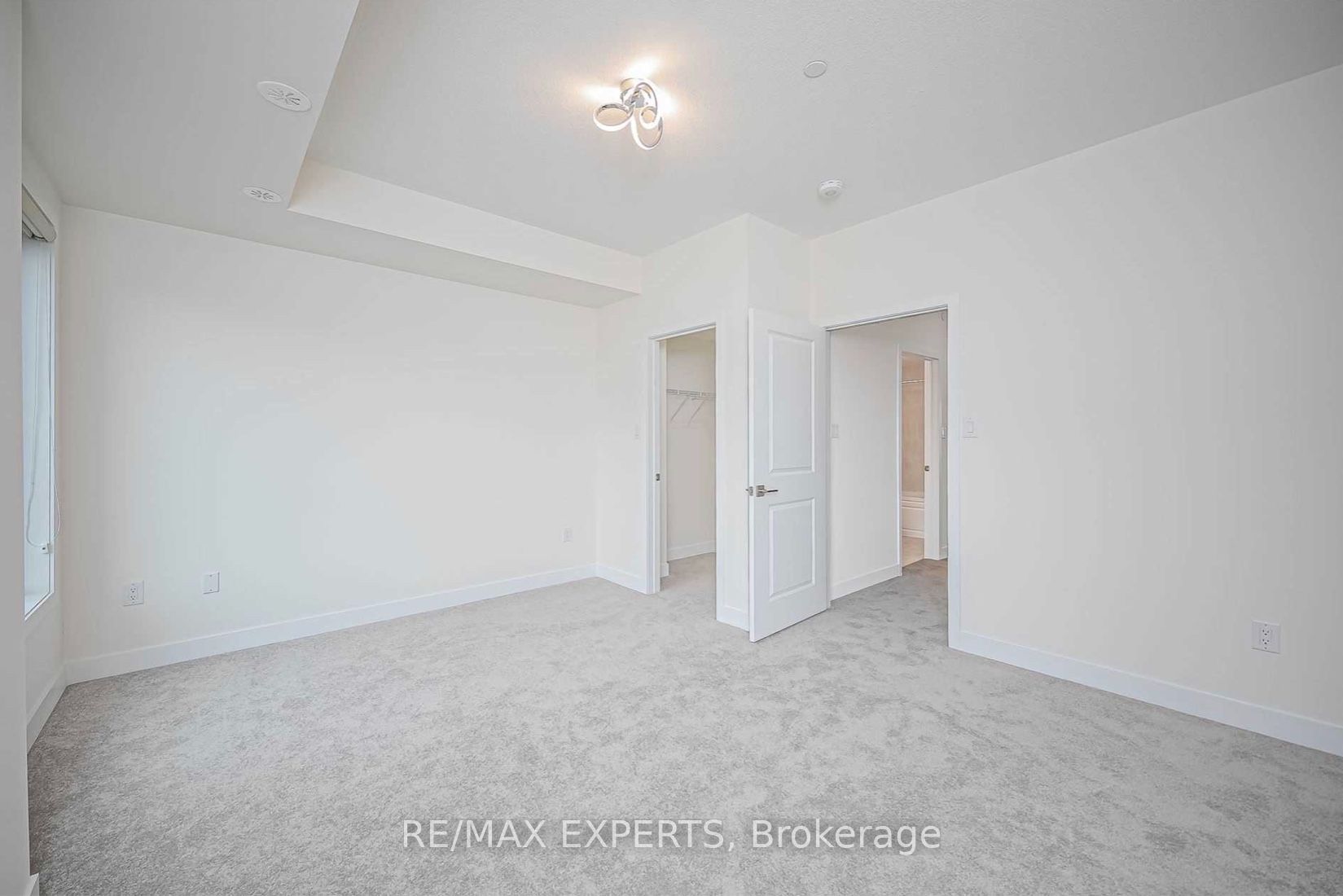 54 William Duncan Road Property Photo 10