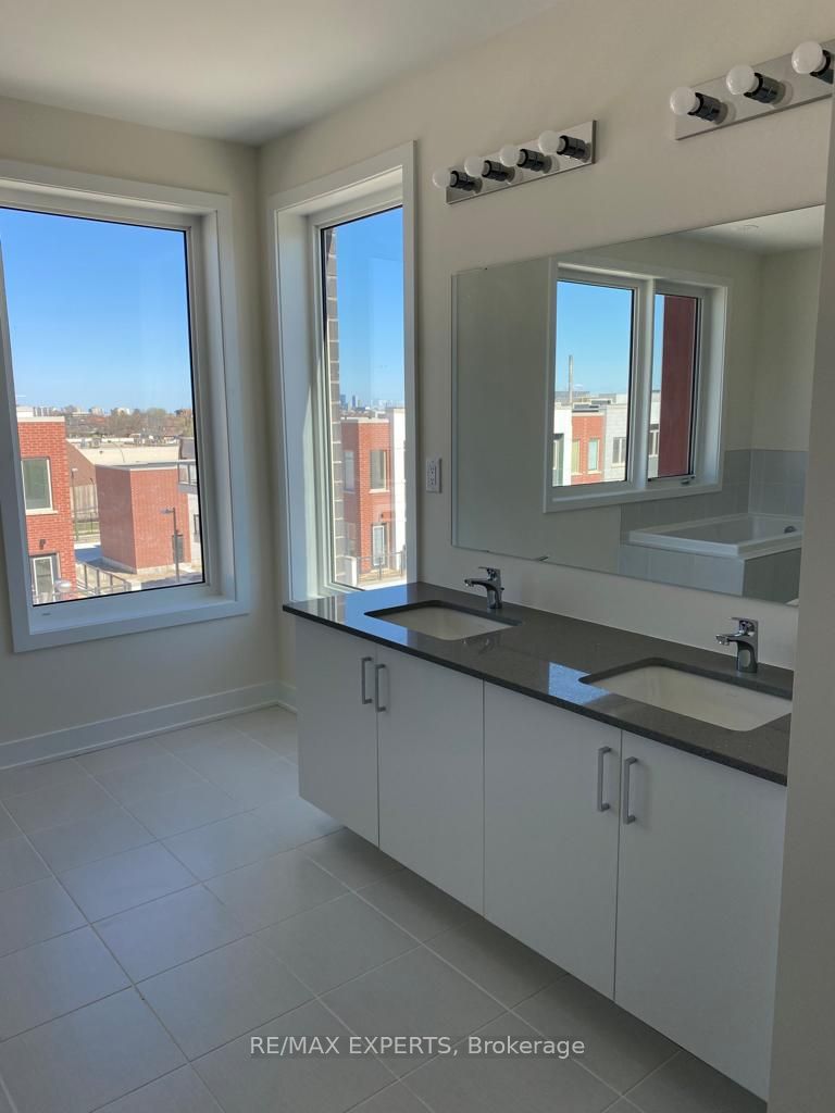54 William Duncan Road Property Photo 11