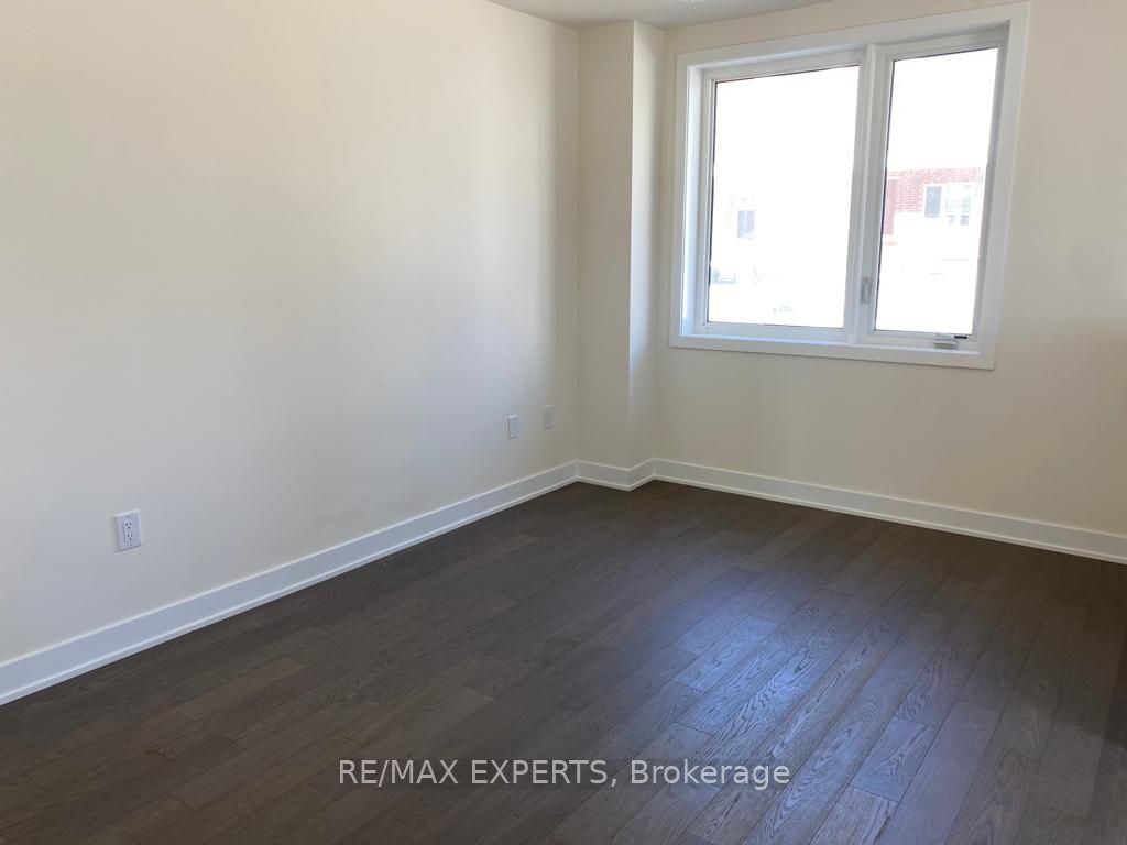 54 William Duncan Road Property Photo 14