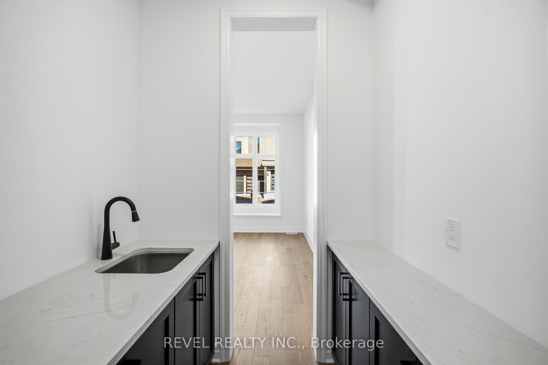 1154 Maverick Way Property Photo 6