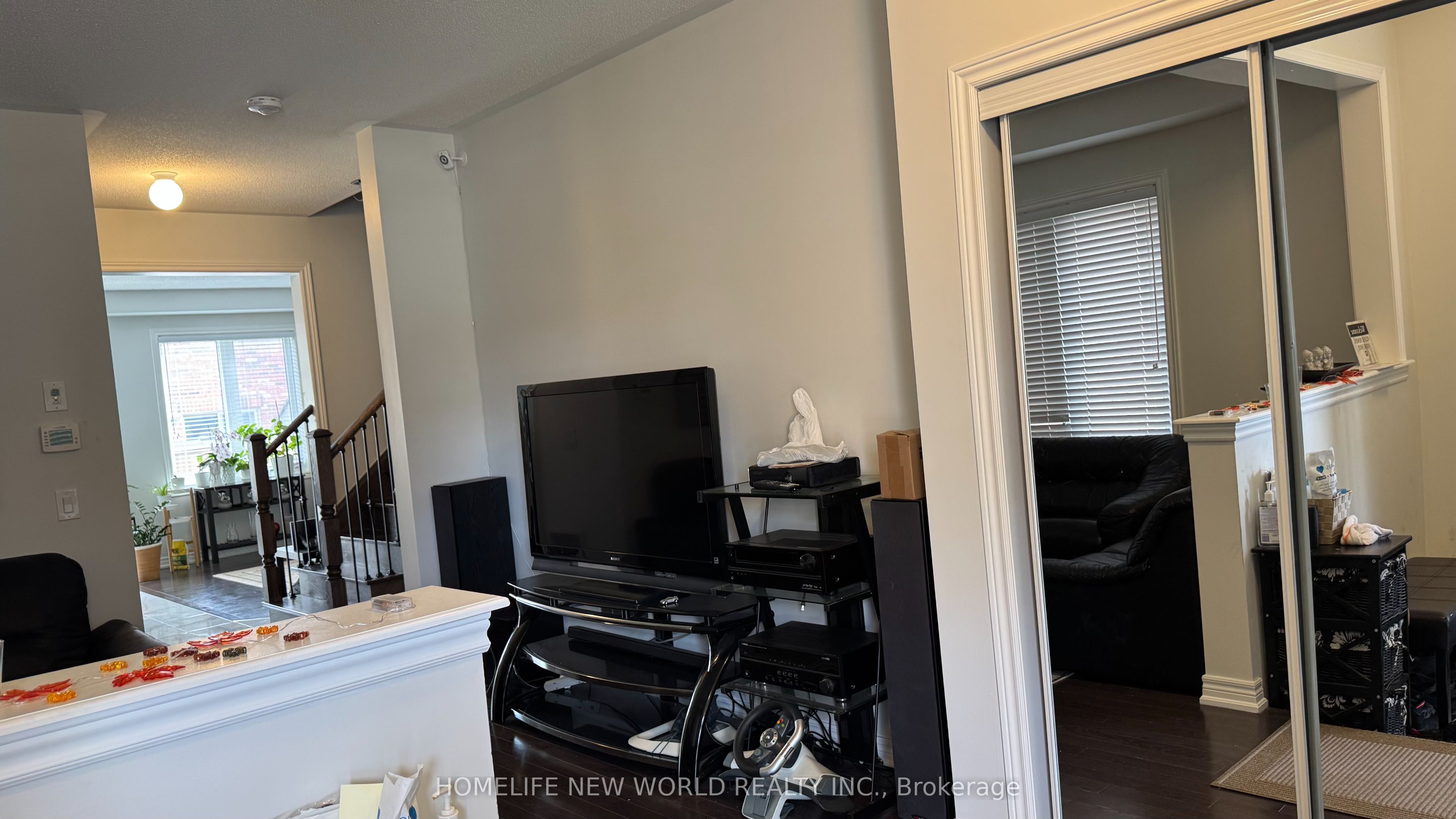 15 Grove End Way Property Photo 3