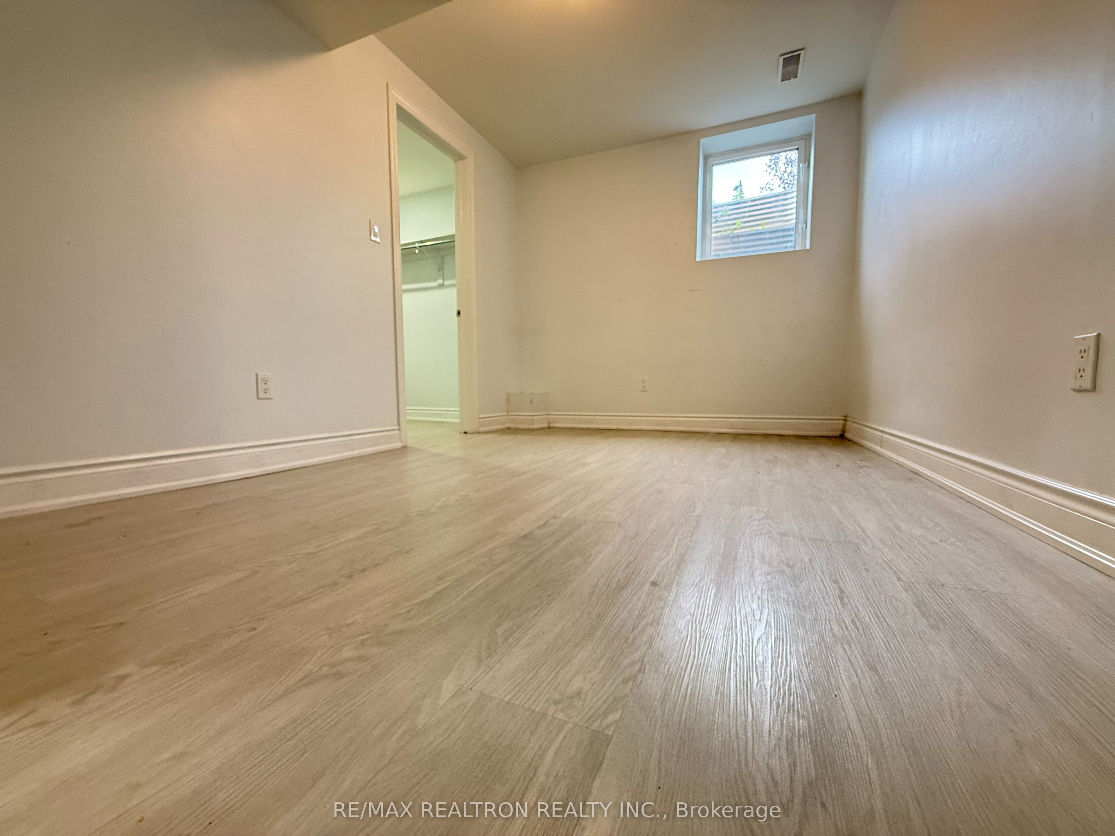 5793 Tayside Crescent Basement Property Photo 2