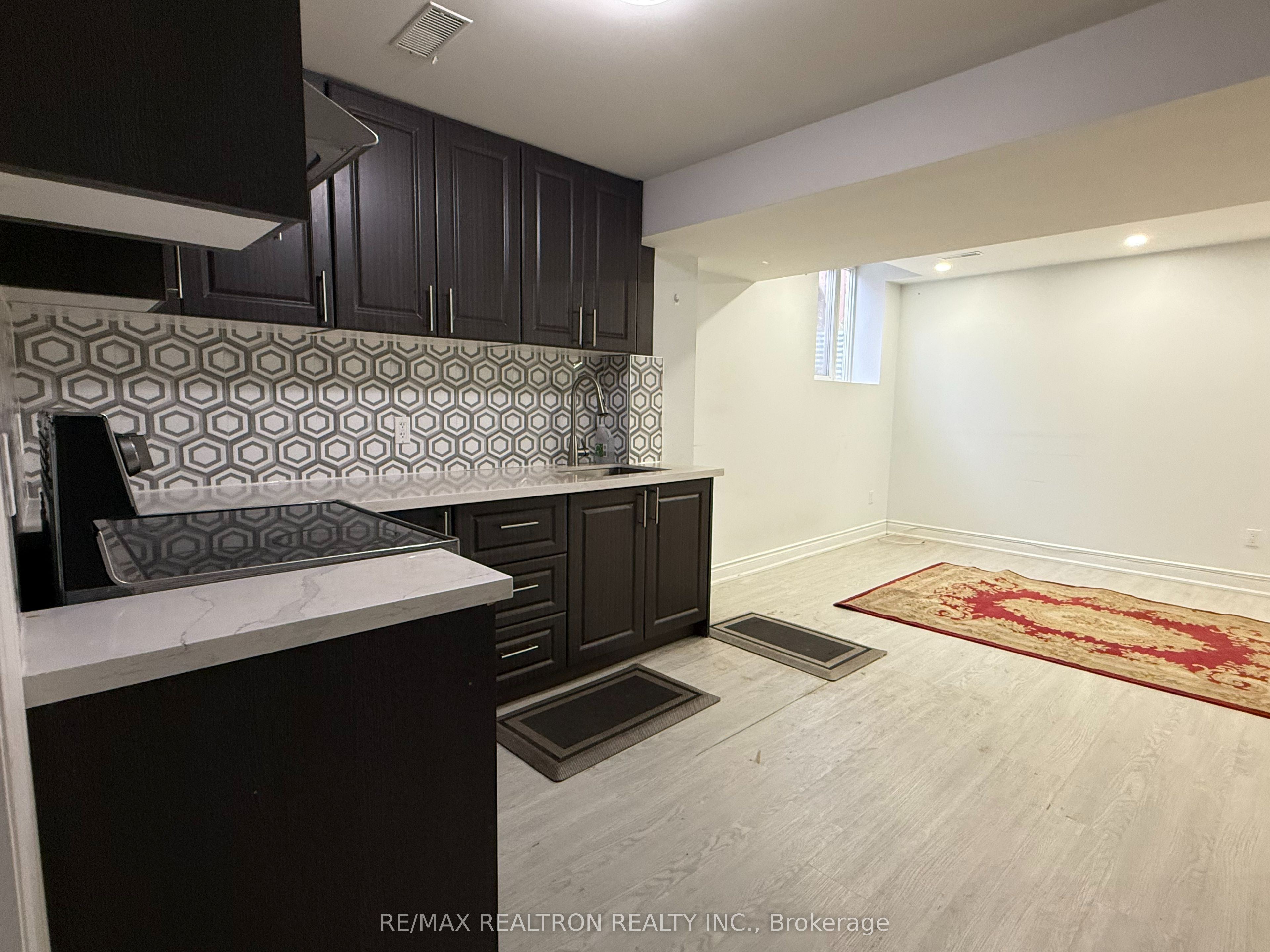 5793 Tayside Crescent Basement Property Photo 8