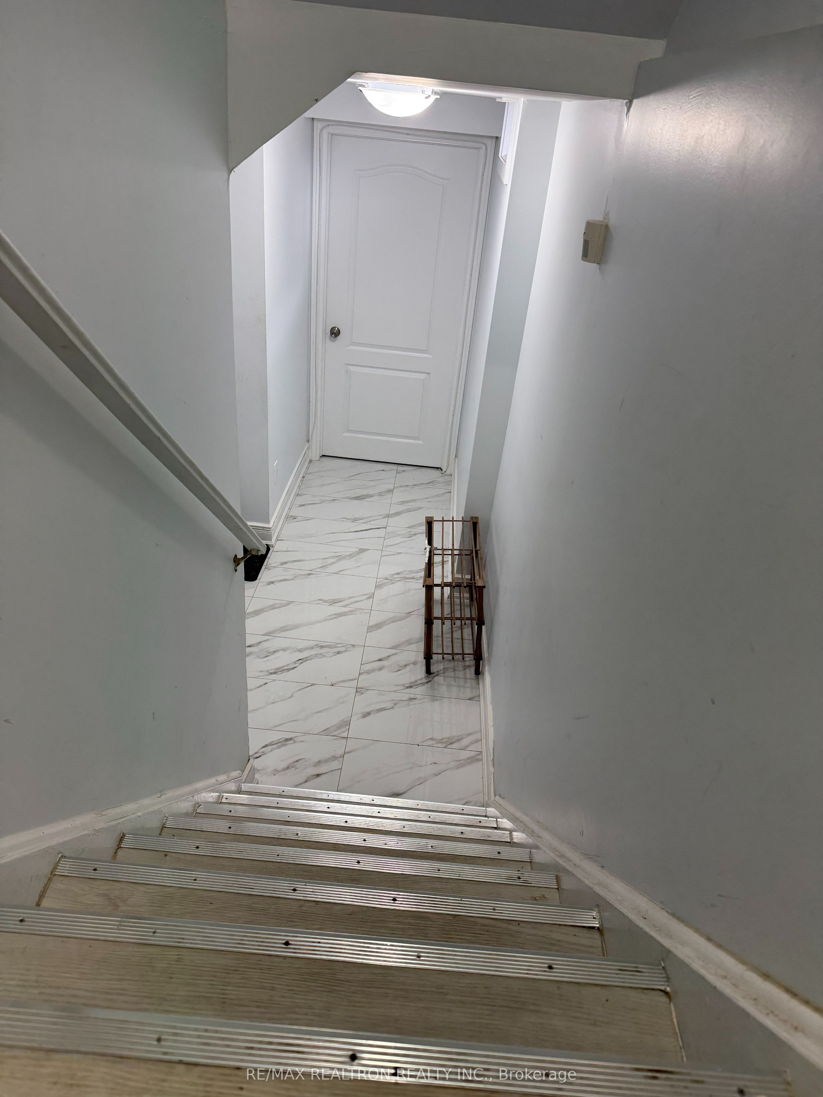 5793 Tayside Crescent Basement Property Photo 11