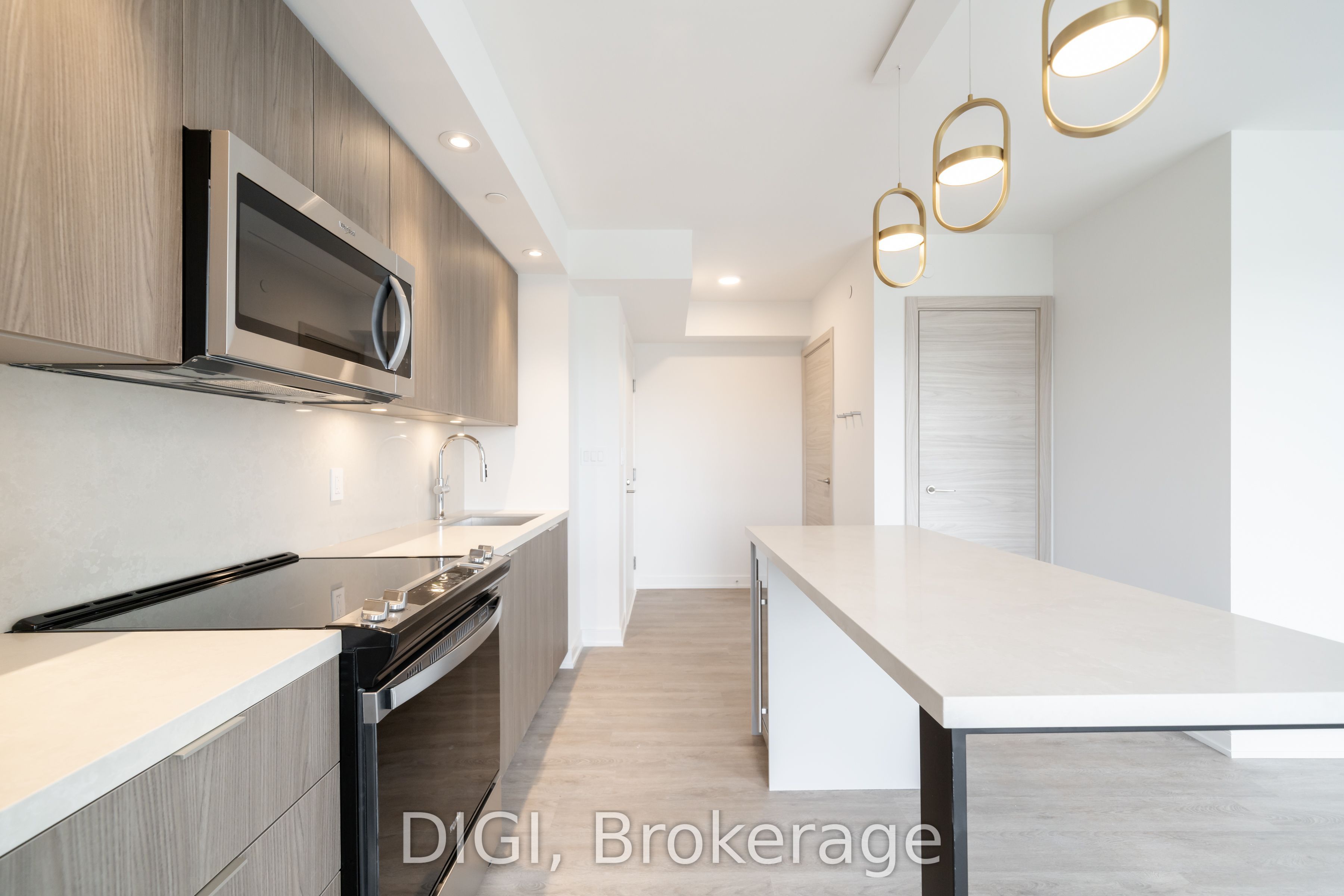 485 Perth Avenue W214 Property Photo 8