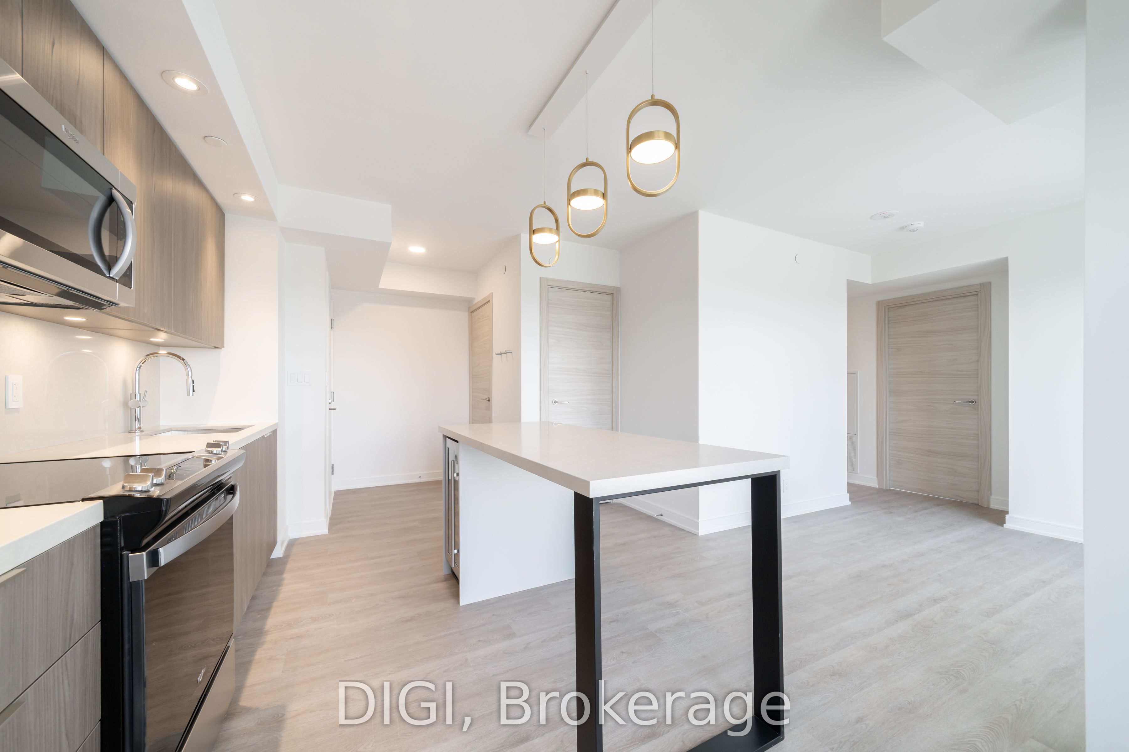 485 Perth Avenue W214 Property Photo 9