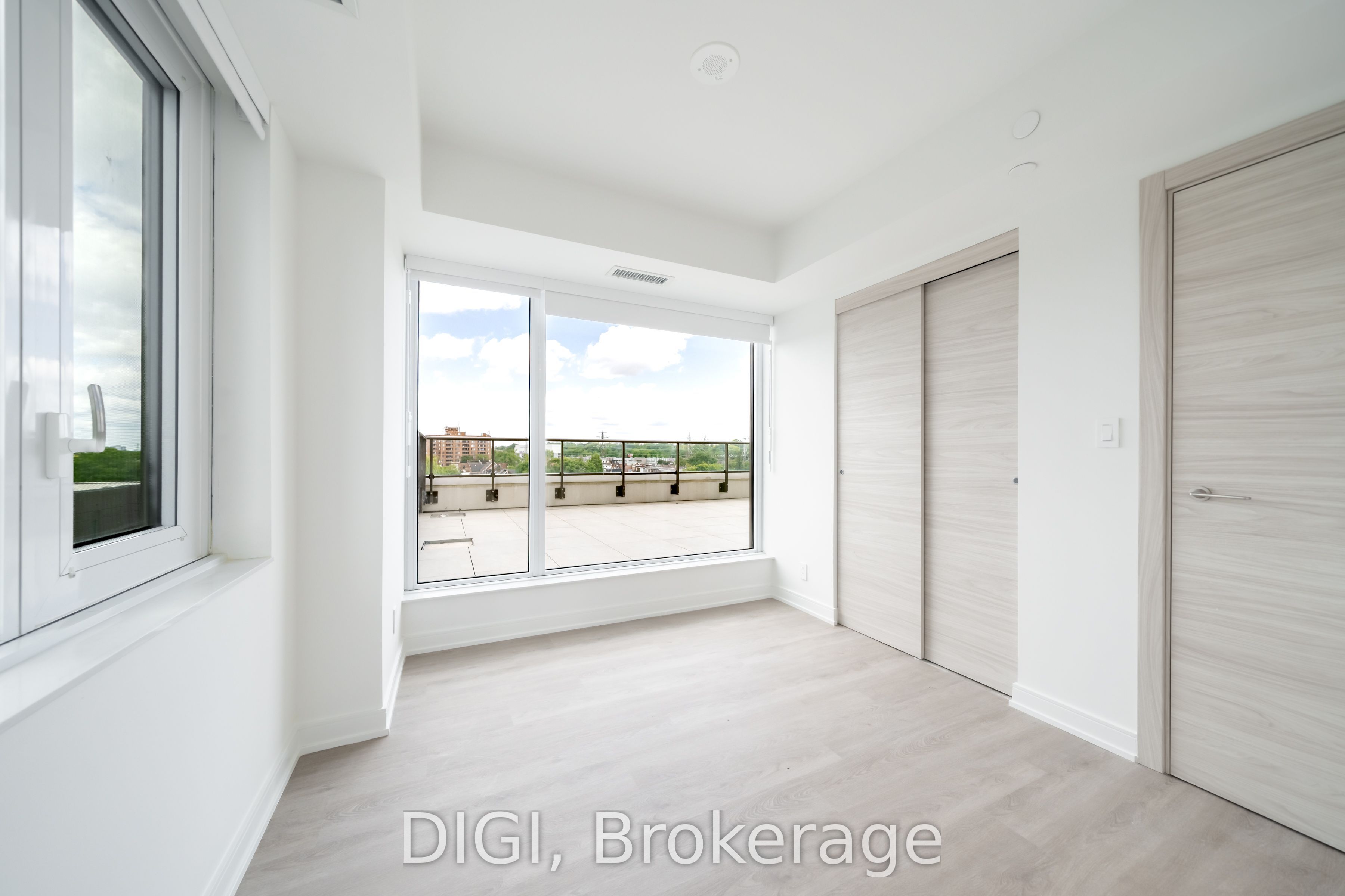 485 Perth Avenue W214 Property Photo 11