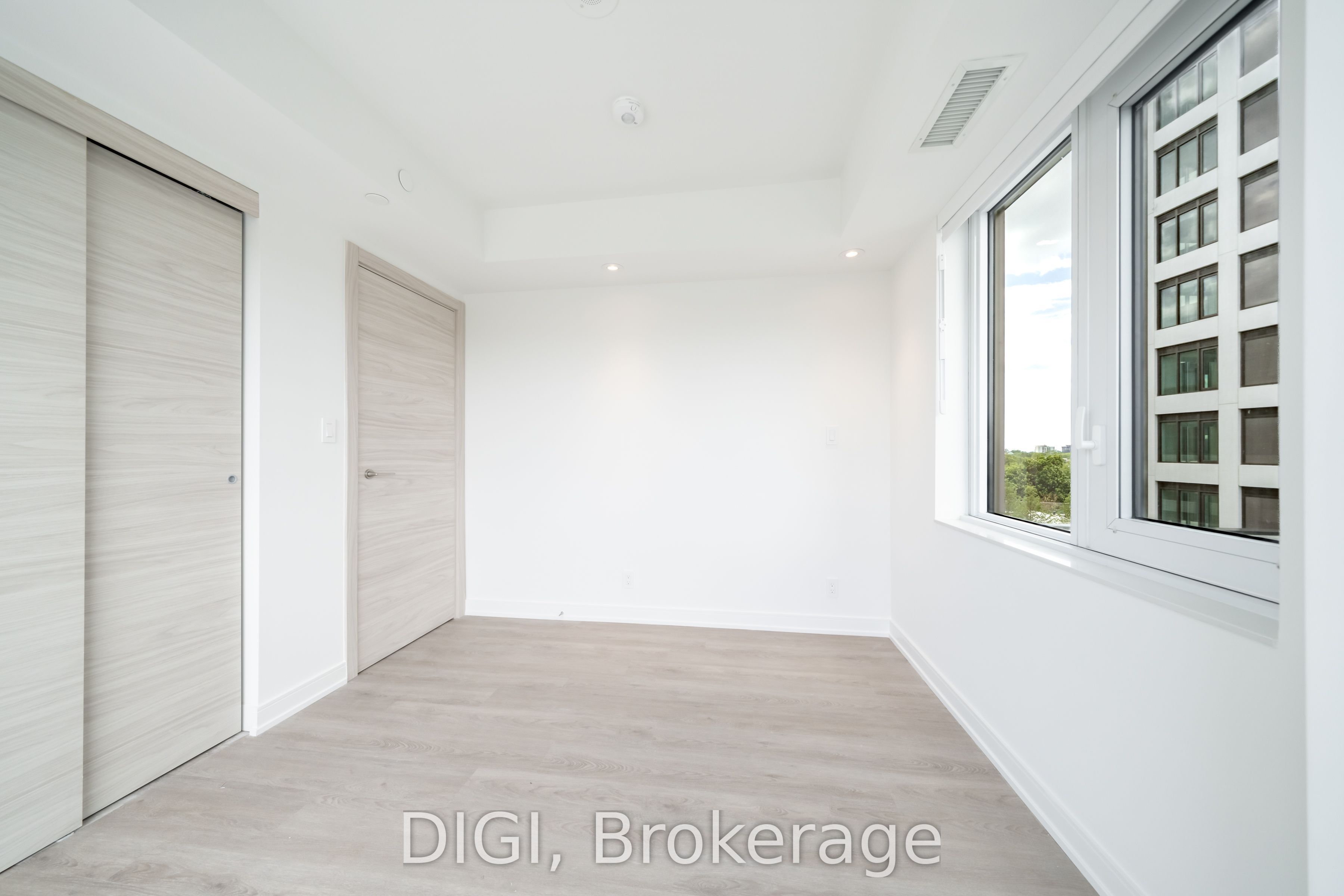 485 Perth Avenue W214 Property Photo 12