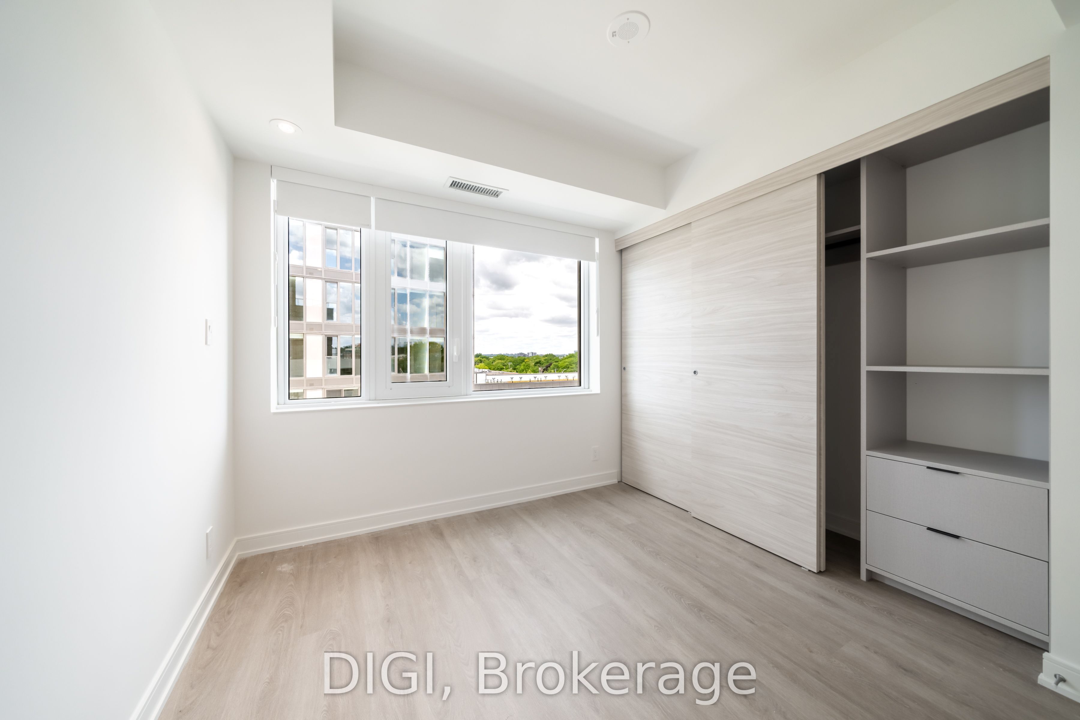 485 Perth Avenue W214 Property Photo 14