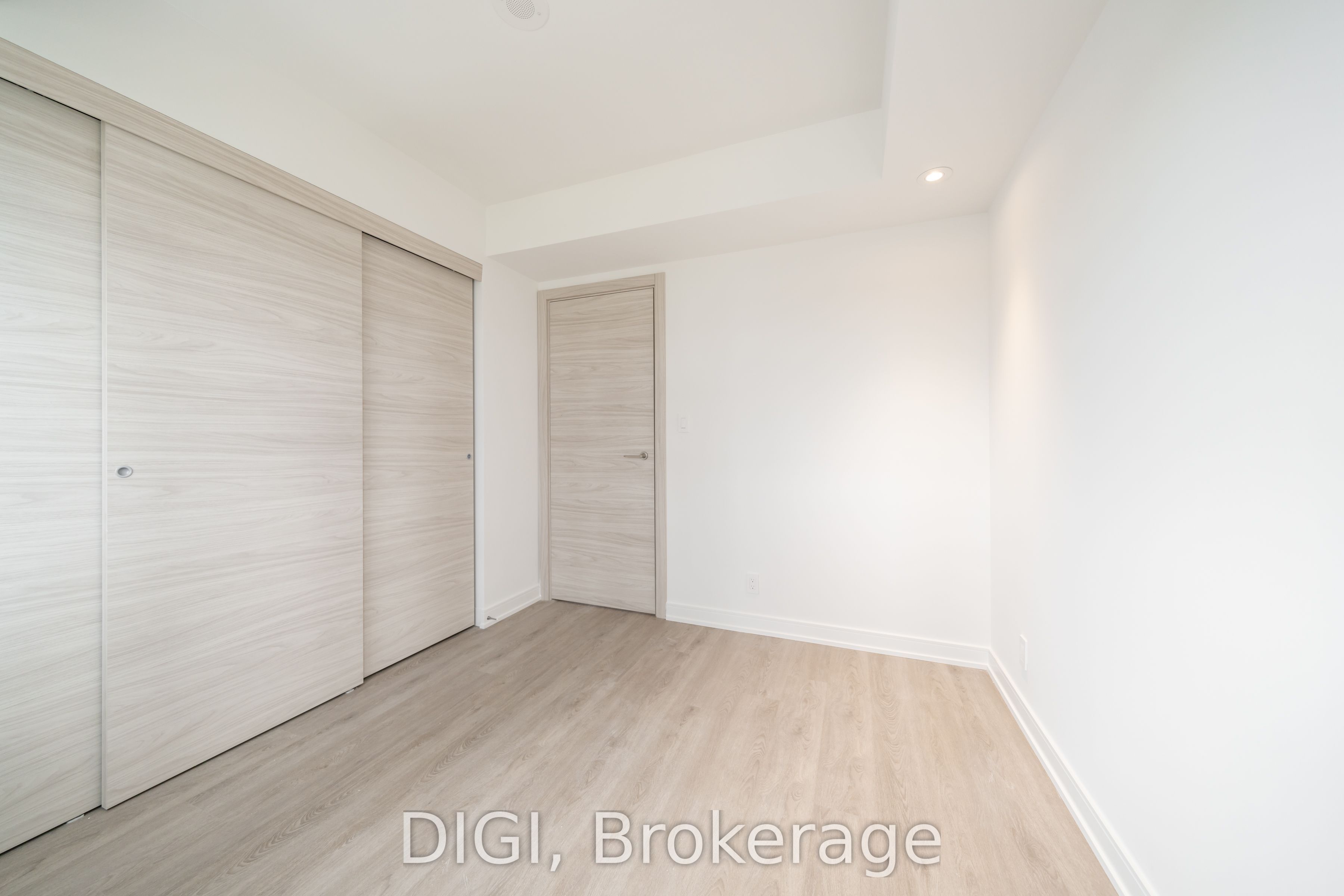 485 Perth Avenue W214 Property Photo 15