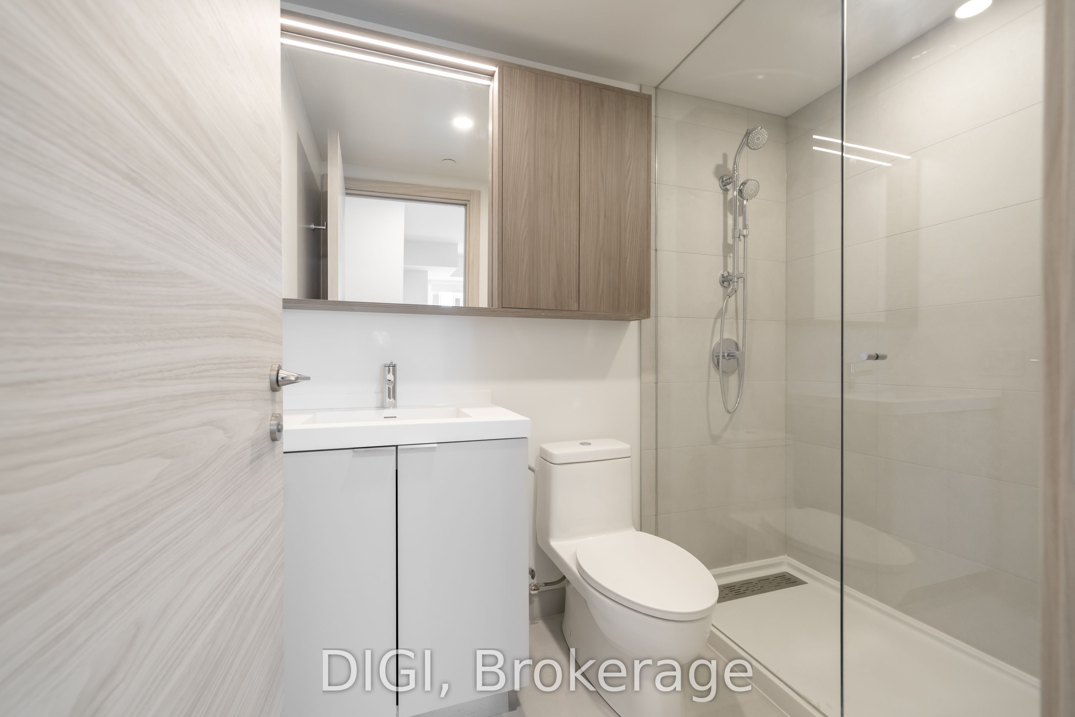 485 Perth Avenue W214 Property Photo 16