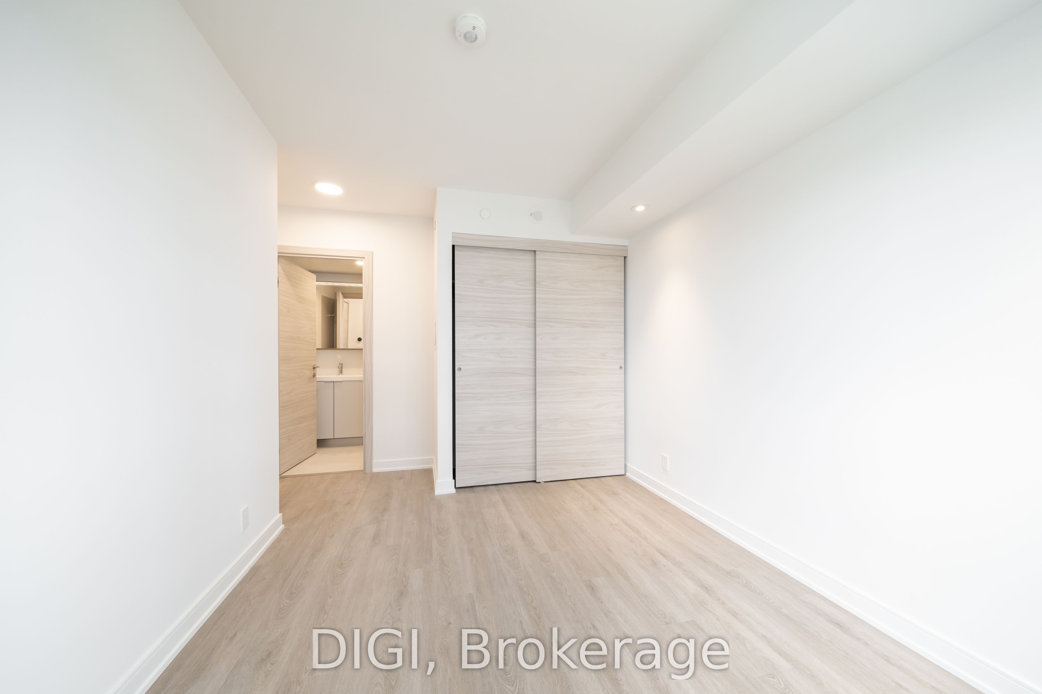 485 Perth Avenue W214 Property Photo 19