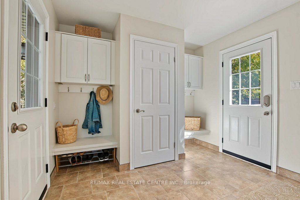 806 Hudson Court Property Photo 17
