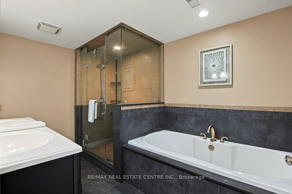 806 Hudson Court Property Photo 34
