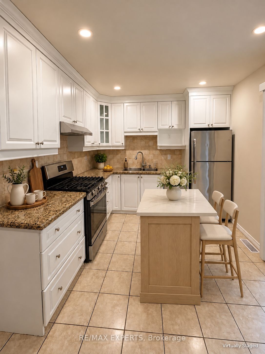 26 Grandville Avenue Property Photo 7