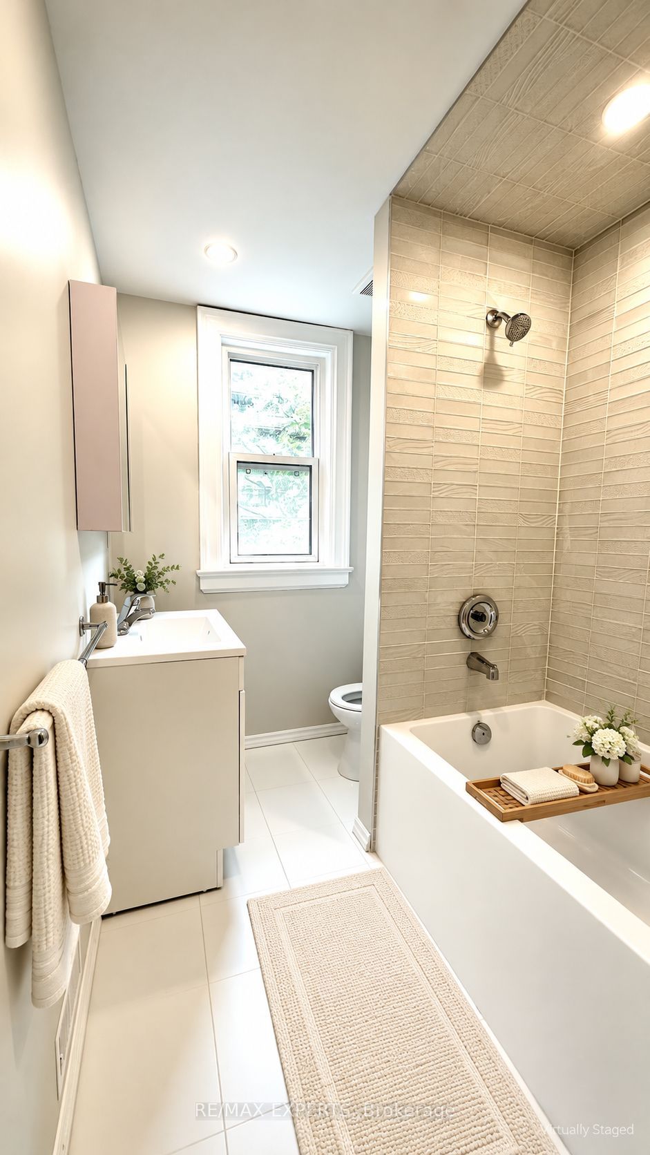 26 Grandville Avenue Property Photo 9