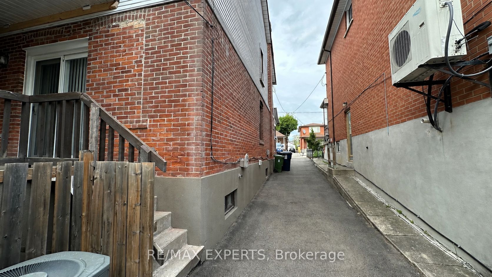 26 Grandville Avenue Property Photo 13