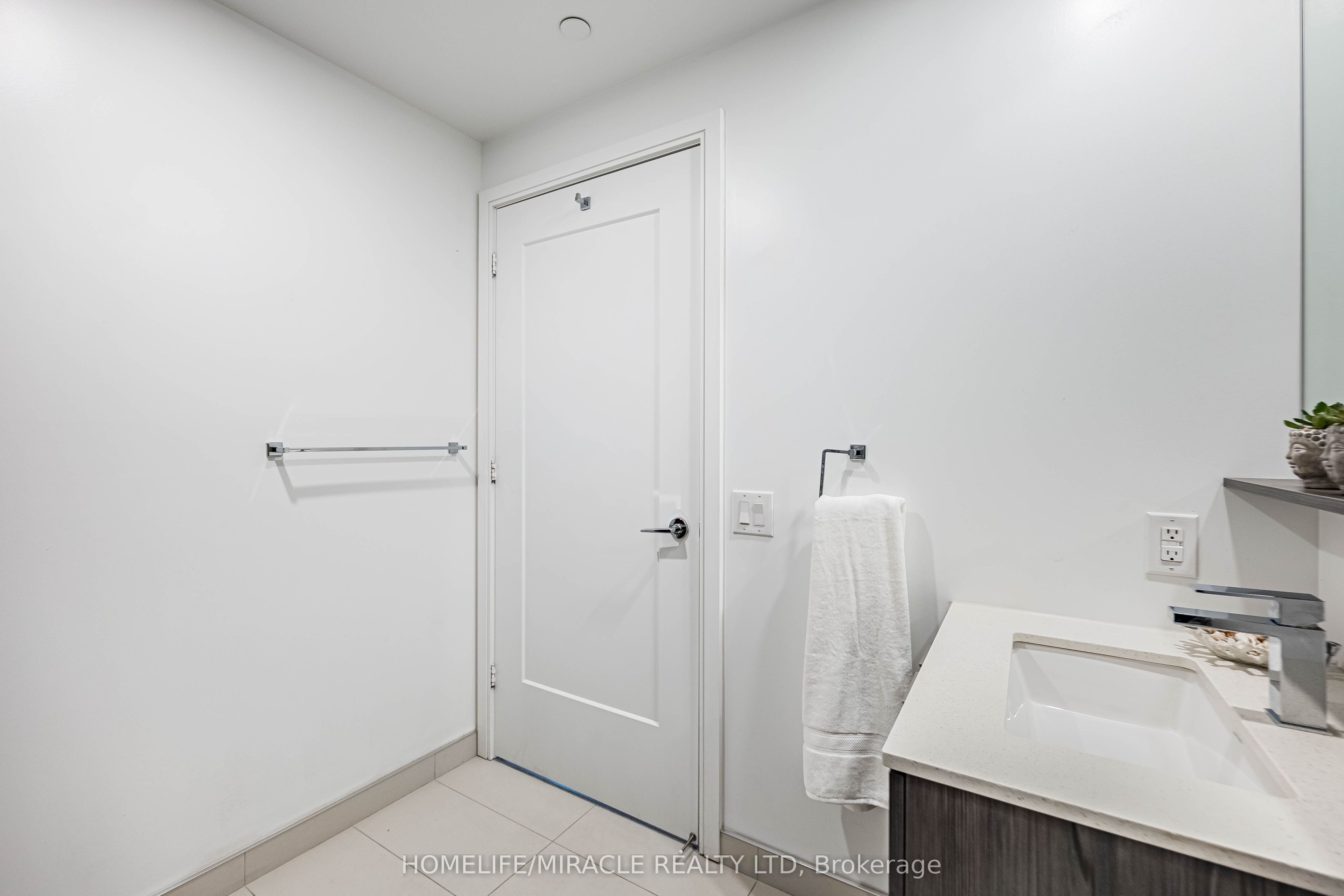 70 Annie Craig Drive 1001 Property Photo 20