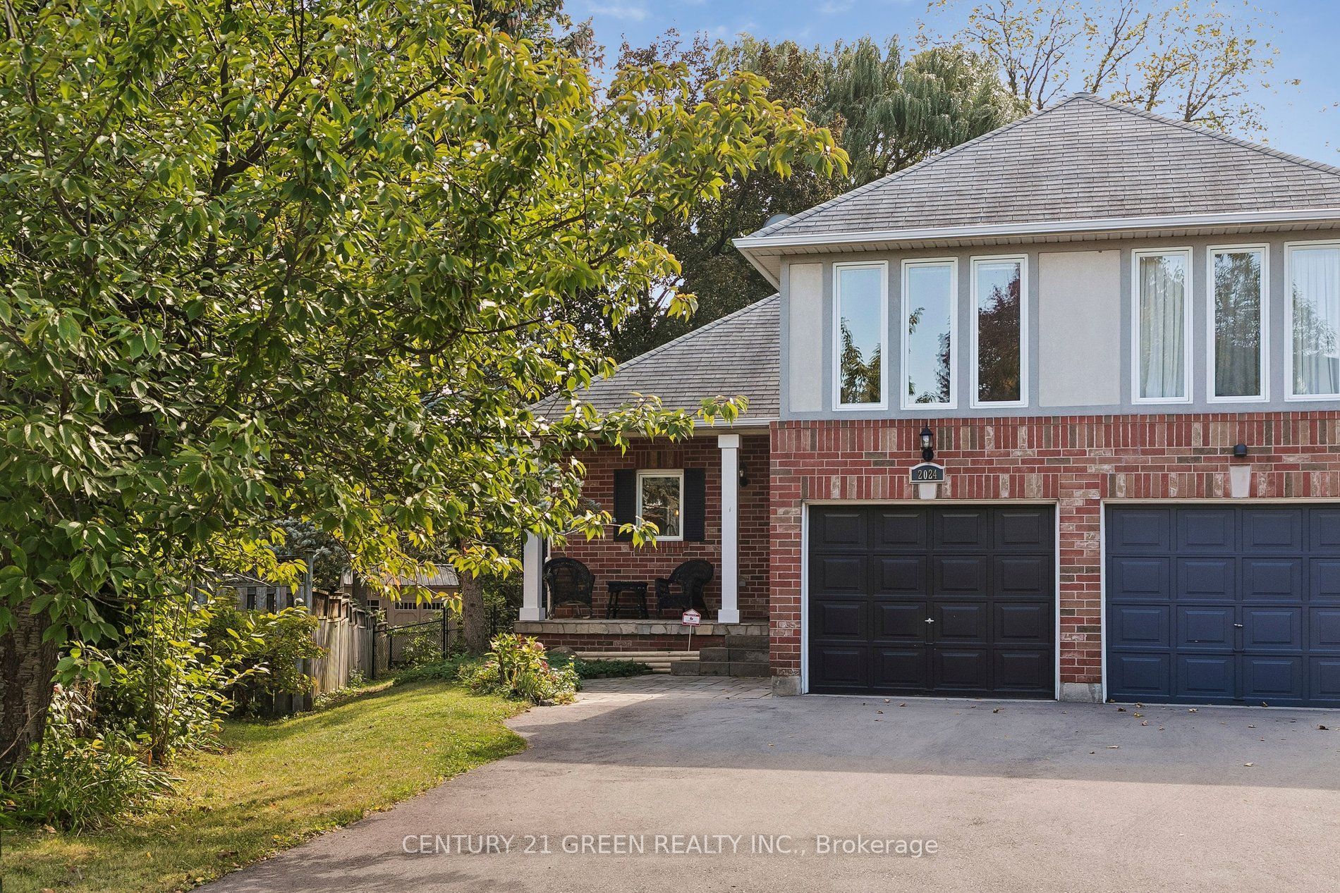 2024 Grovetree Lane Property Photo 2