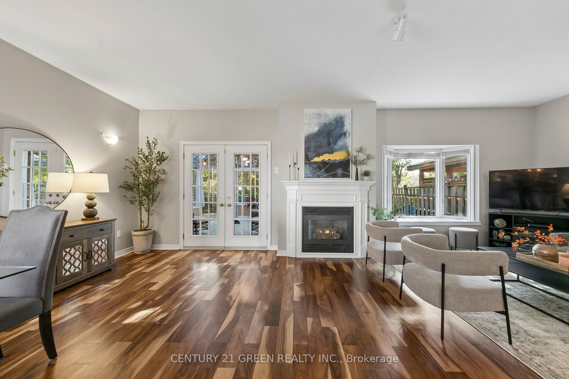 2024 Grovetree Lane Property Photo 7
