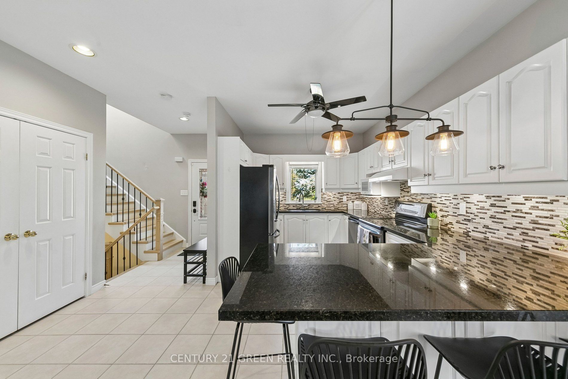 2024 Grovetree Lane Property Photo 18