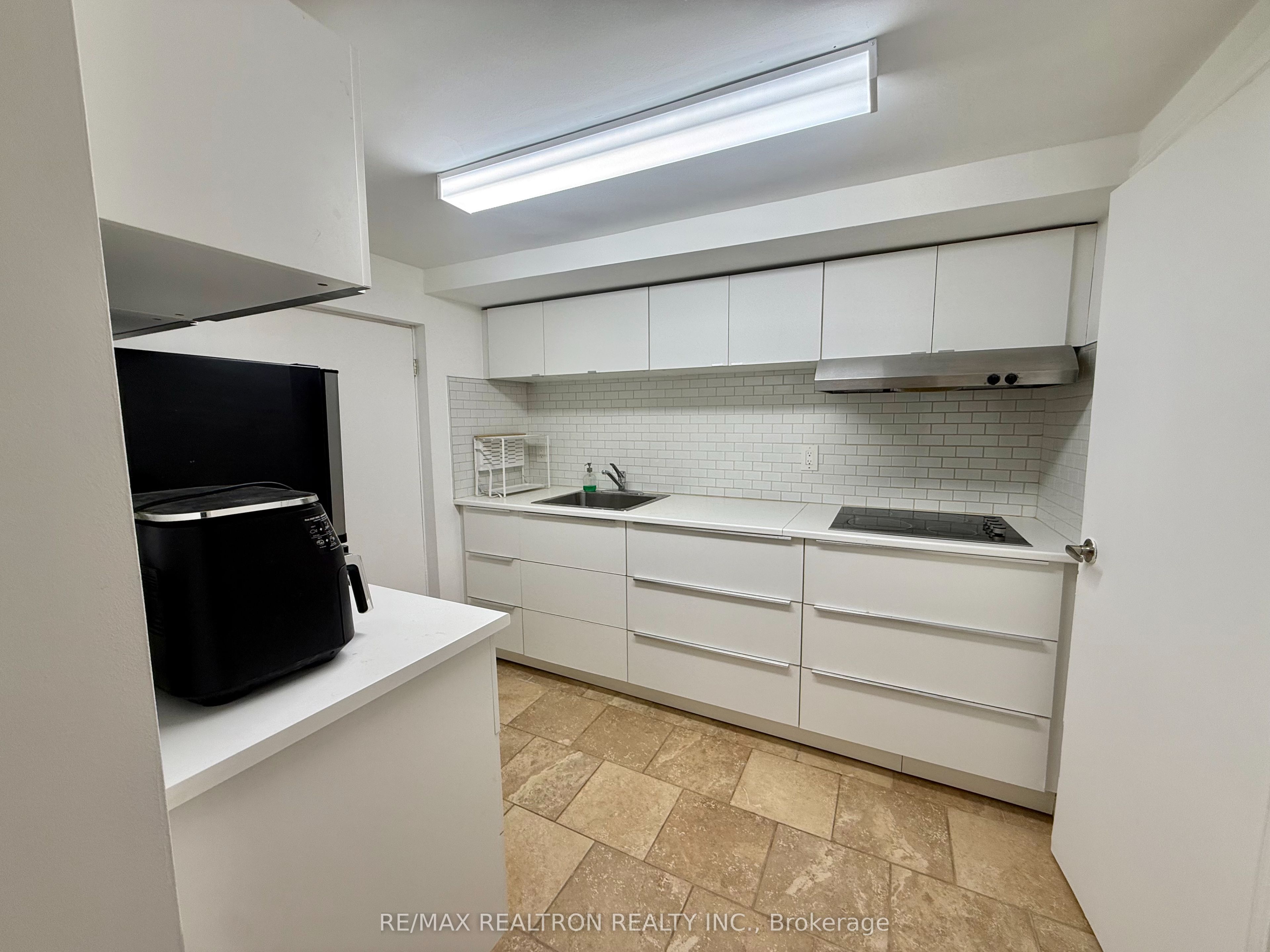 41 Brixham Terrace Basement Property Photo 7