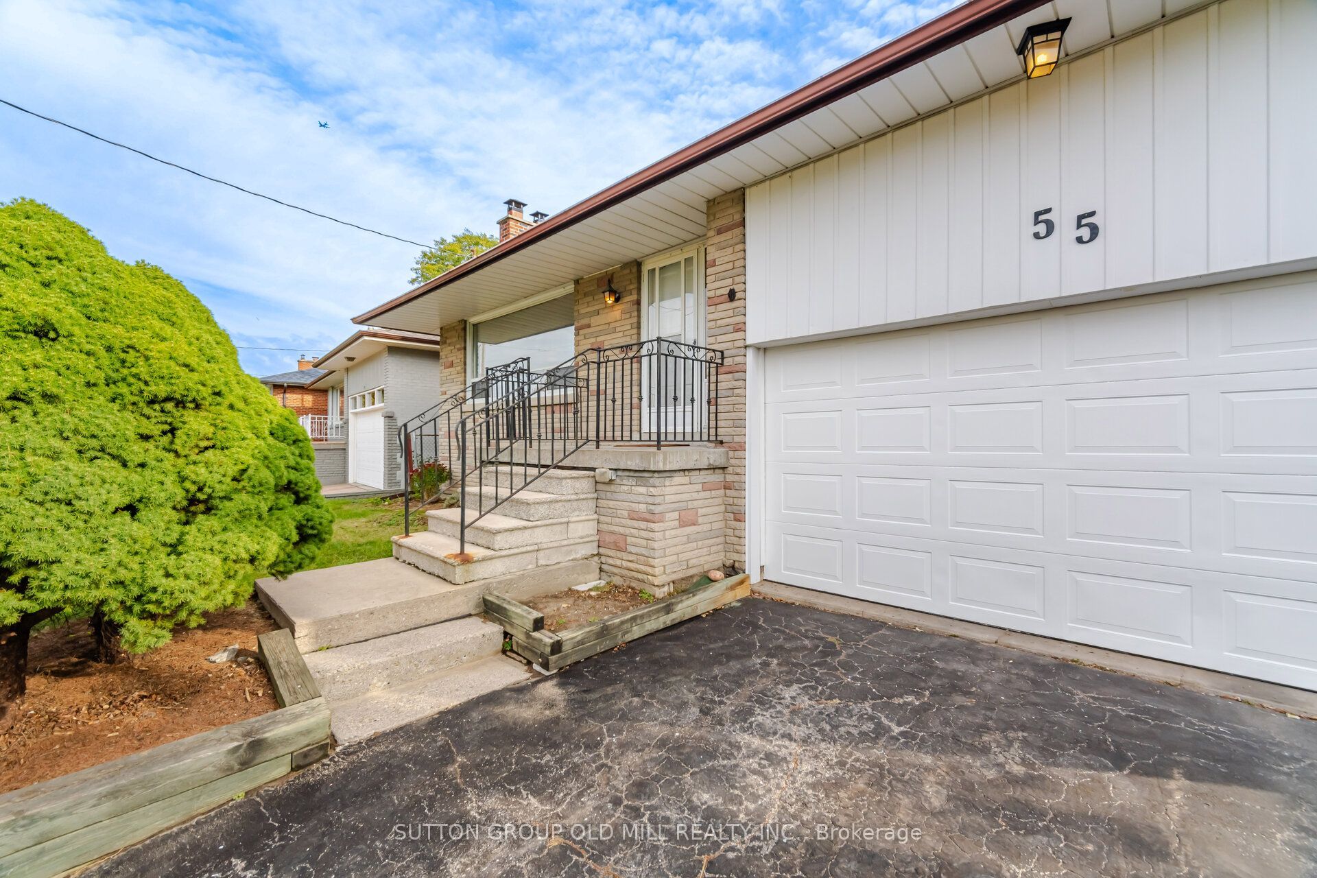 55 Sun Row Drive Property Photo 3
