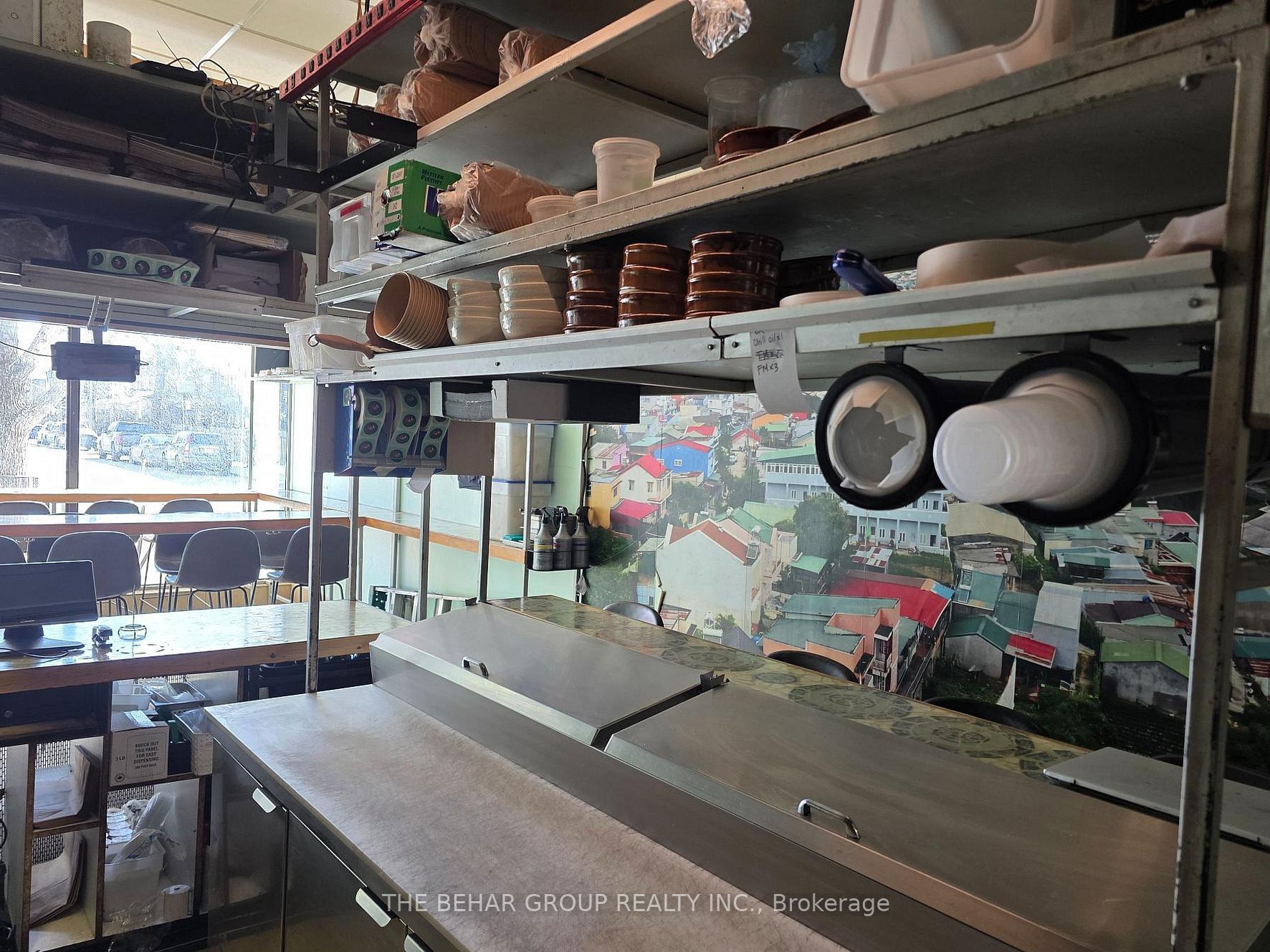 858 Bloor Street W Property Photo 9