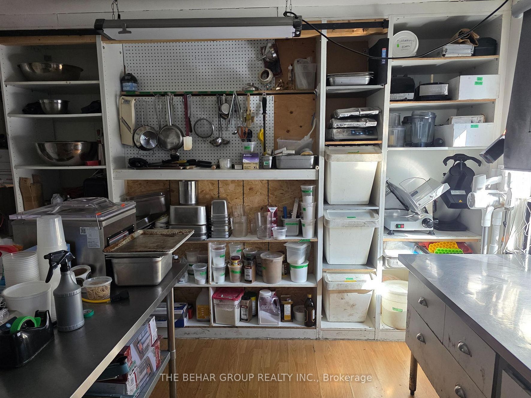 858 Bloor Street W Property Photo 15