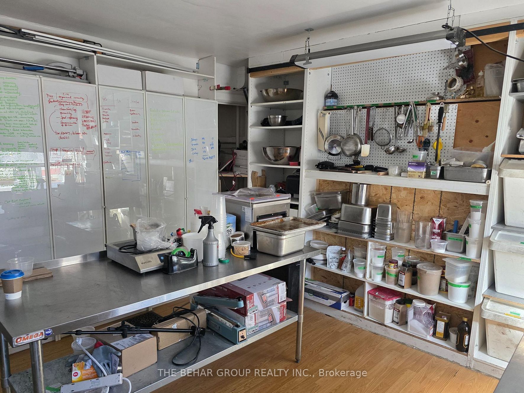 858 Bloor Street W Property Photo 17